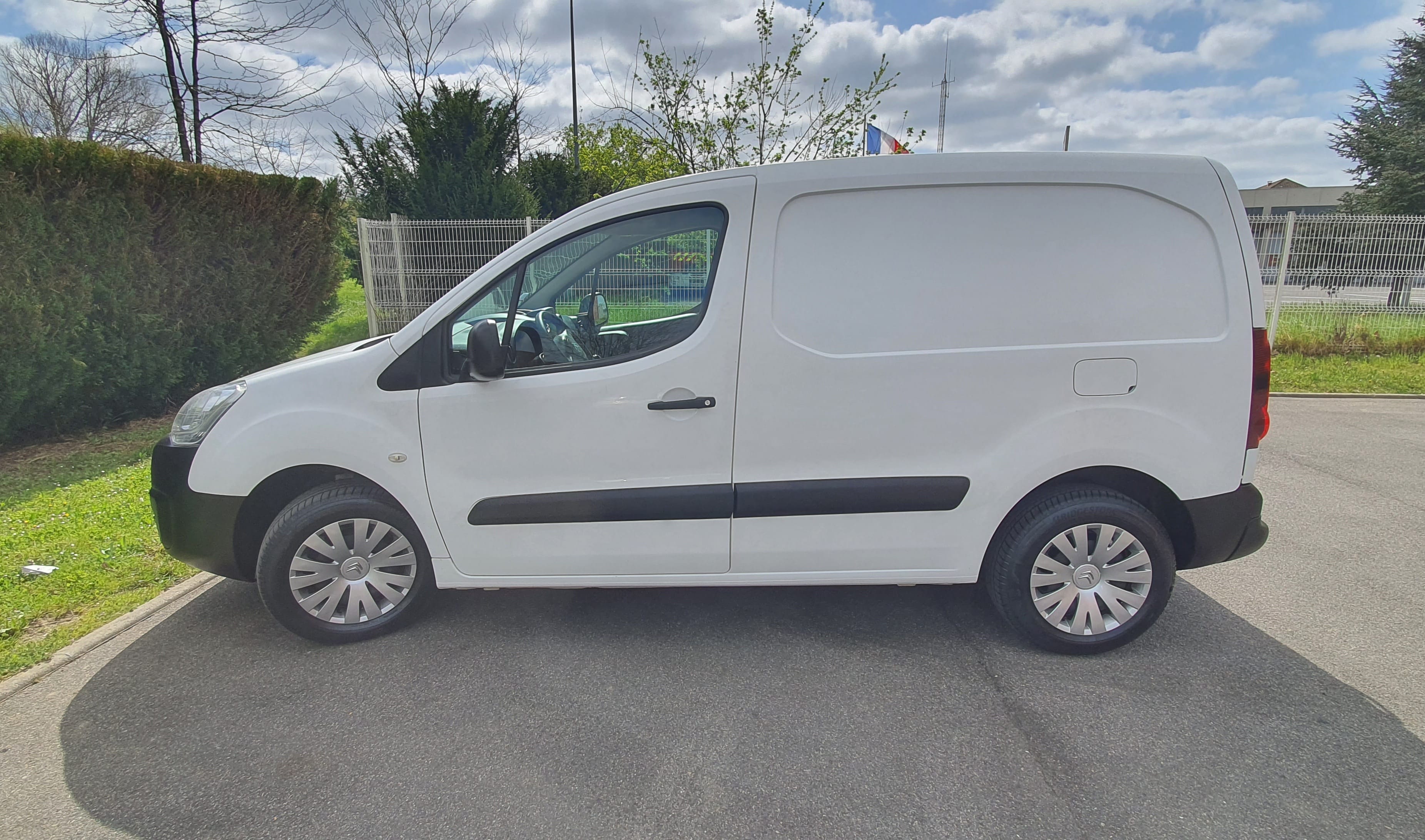 Citroen Berlingo 1.6 Hdi 75ch DY-398-XF avec Climatisation