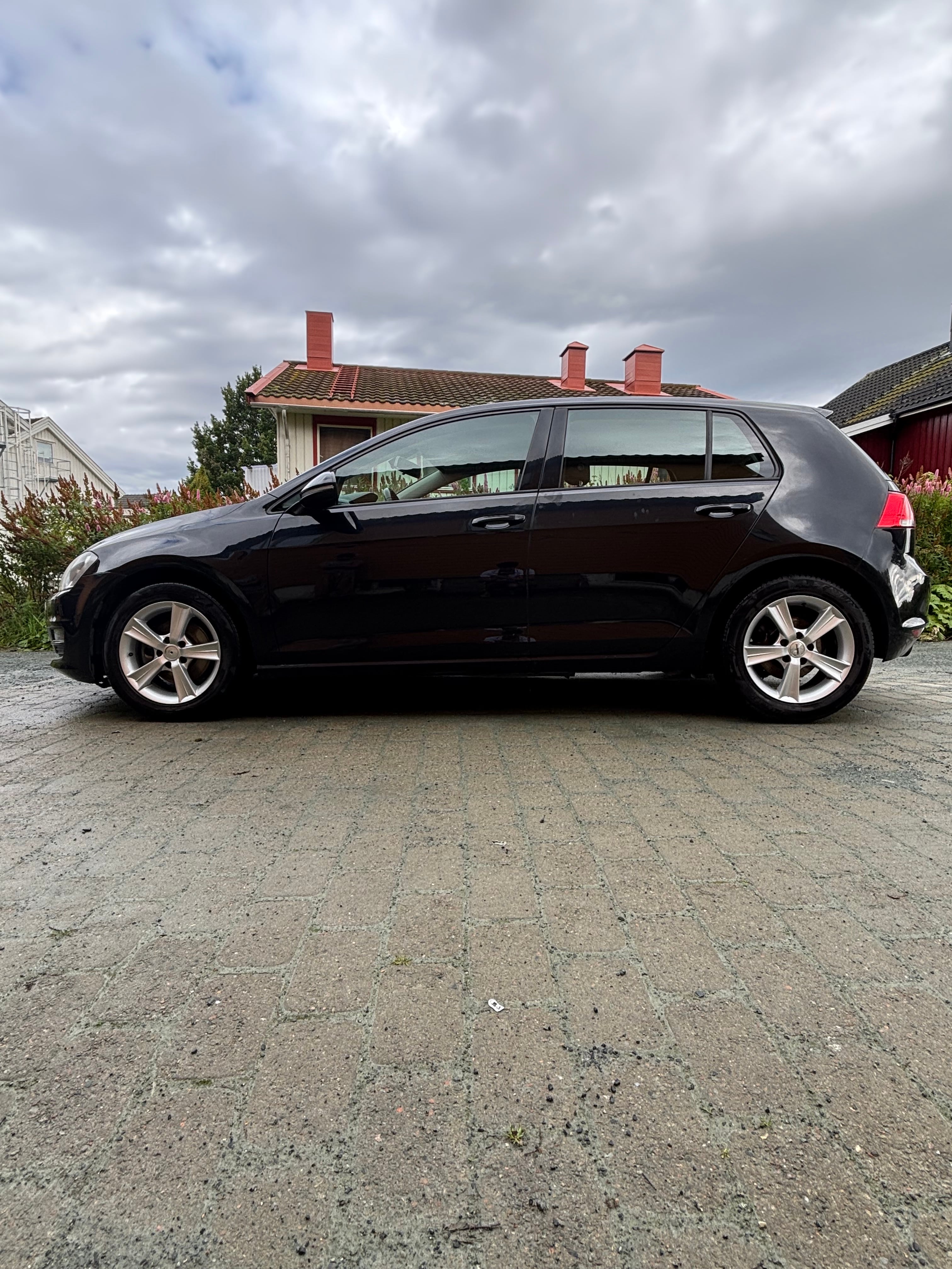 Volkswagen Golf 1.2 with Air conditioning