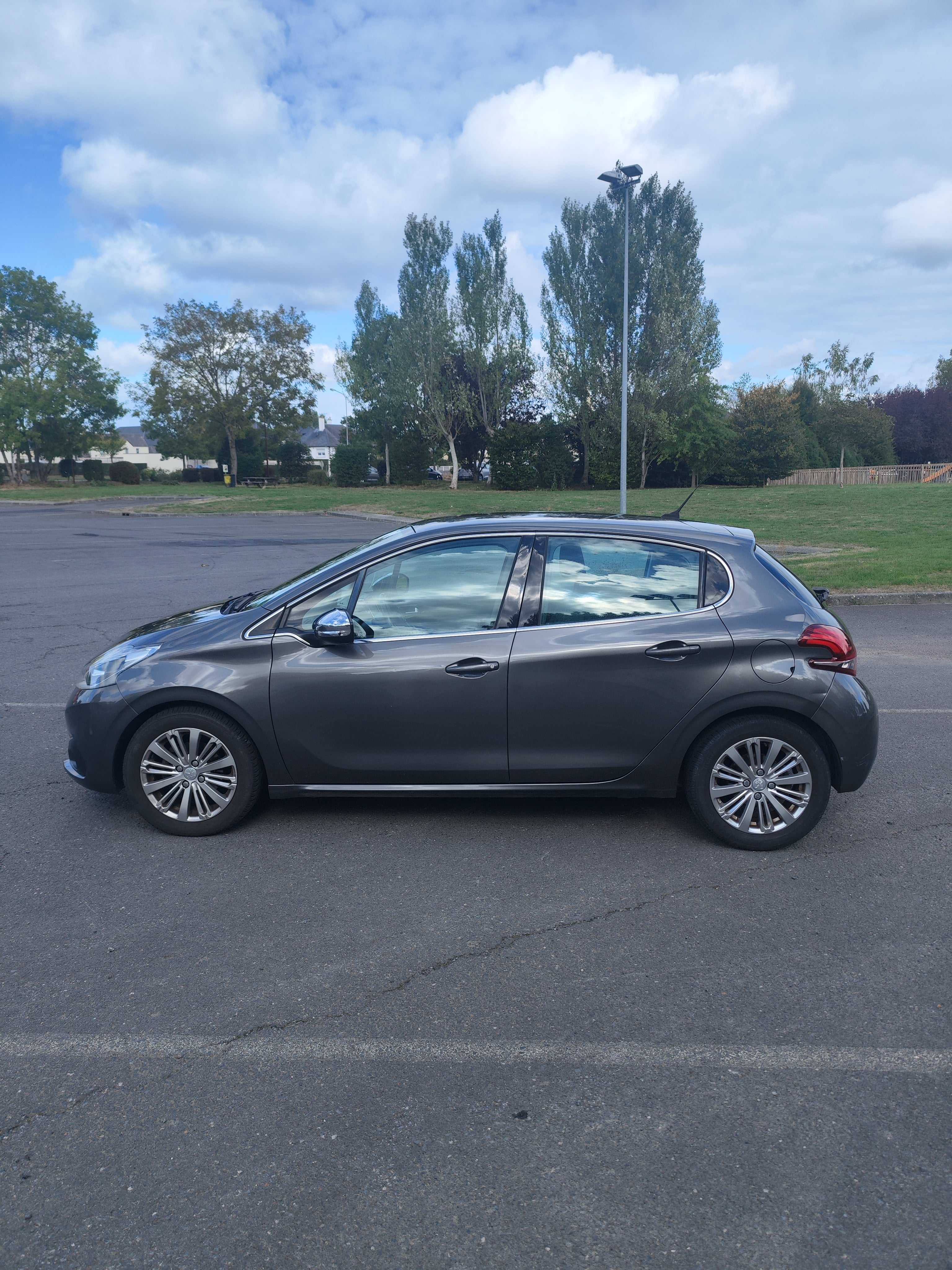 Peugeot 208 avec Climatisation