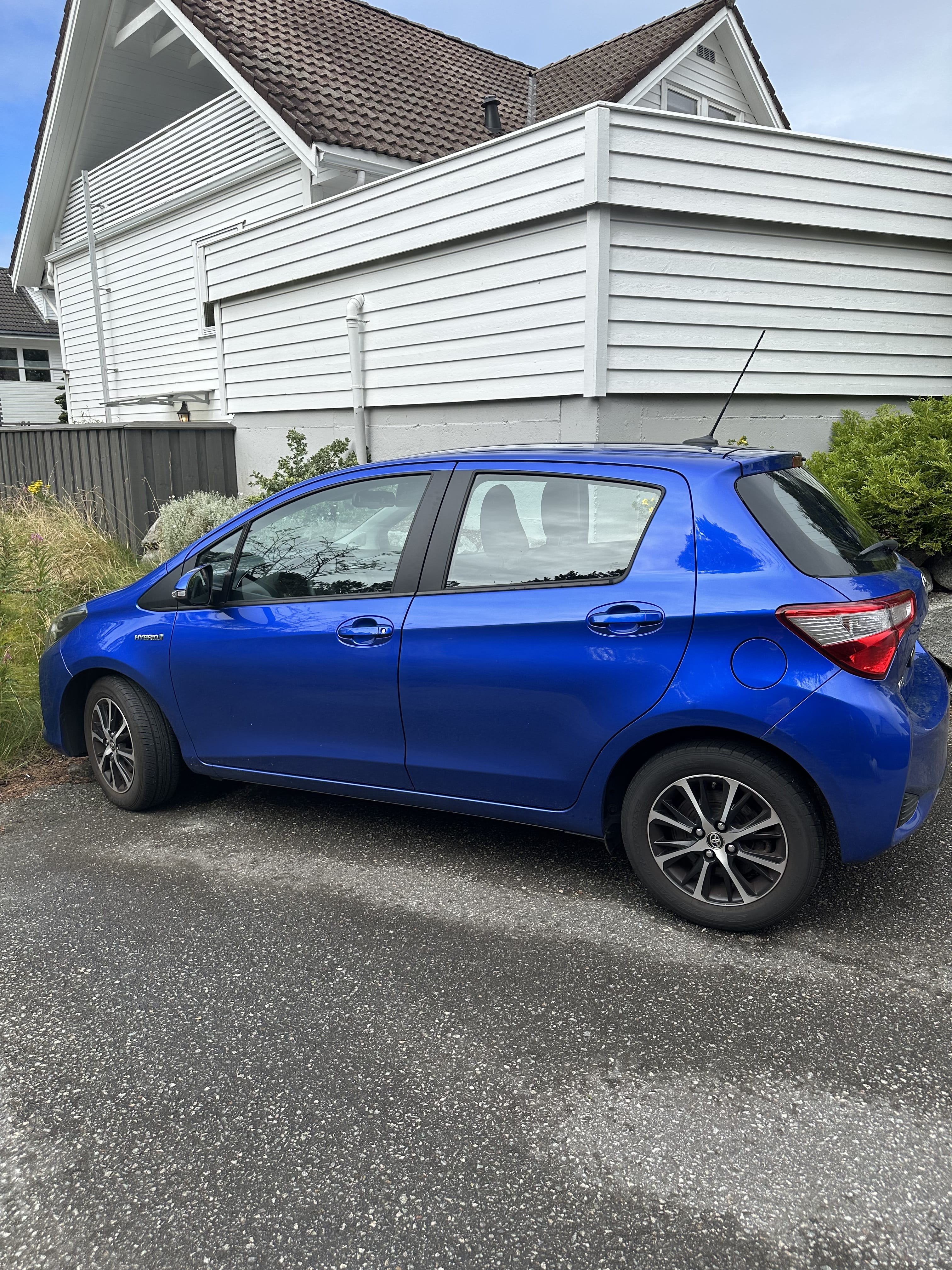 Toyota Yaris, 2019, Blyfri 95 / Elektrisk (hybrid), automatisk