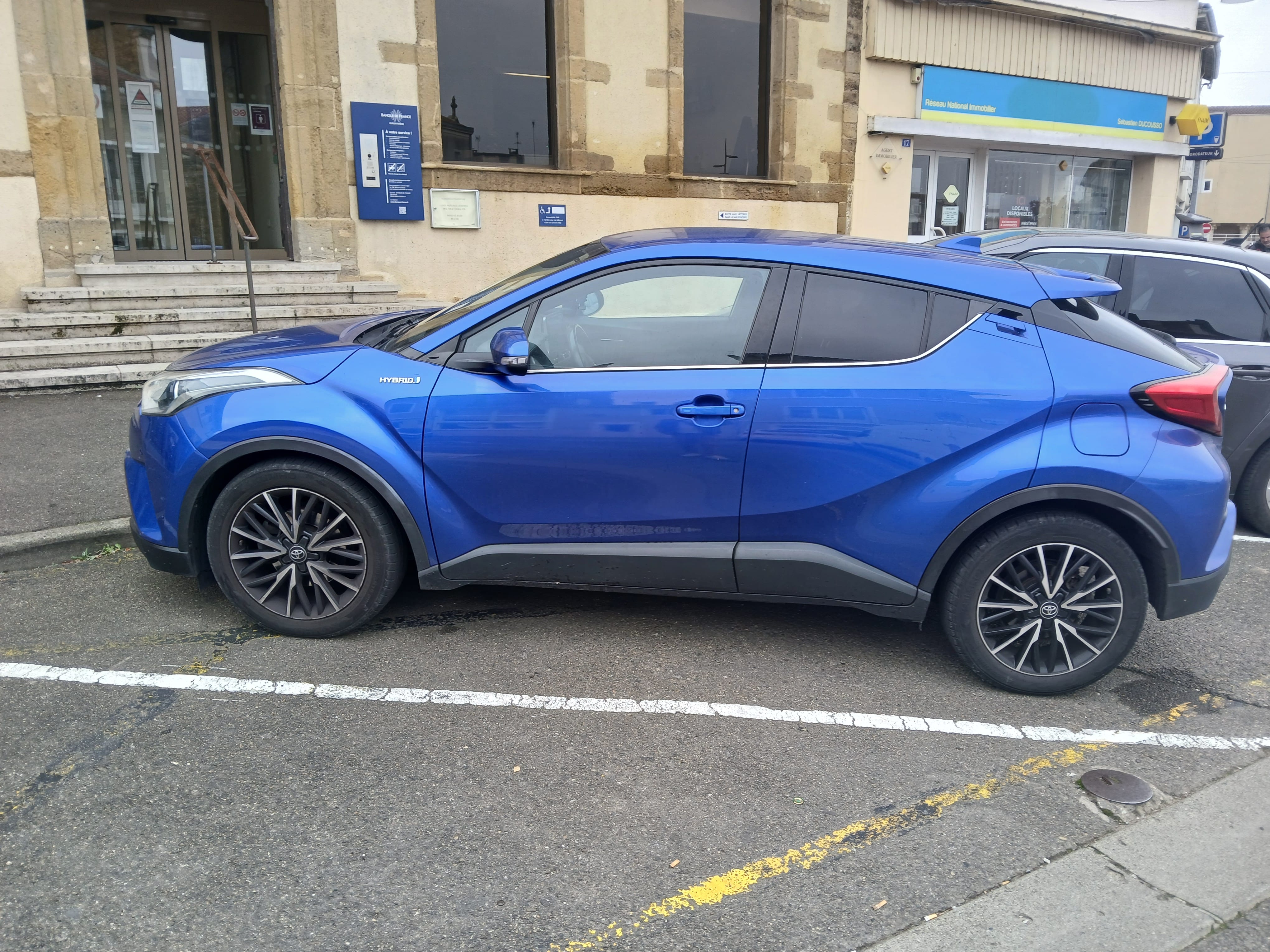 Toyota C-HR Hybrid avec Climatisation