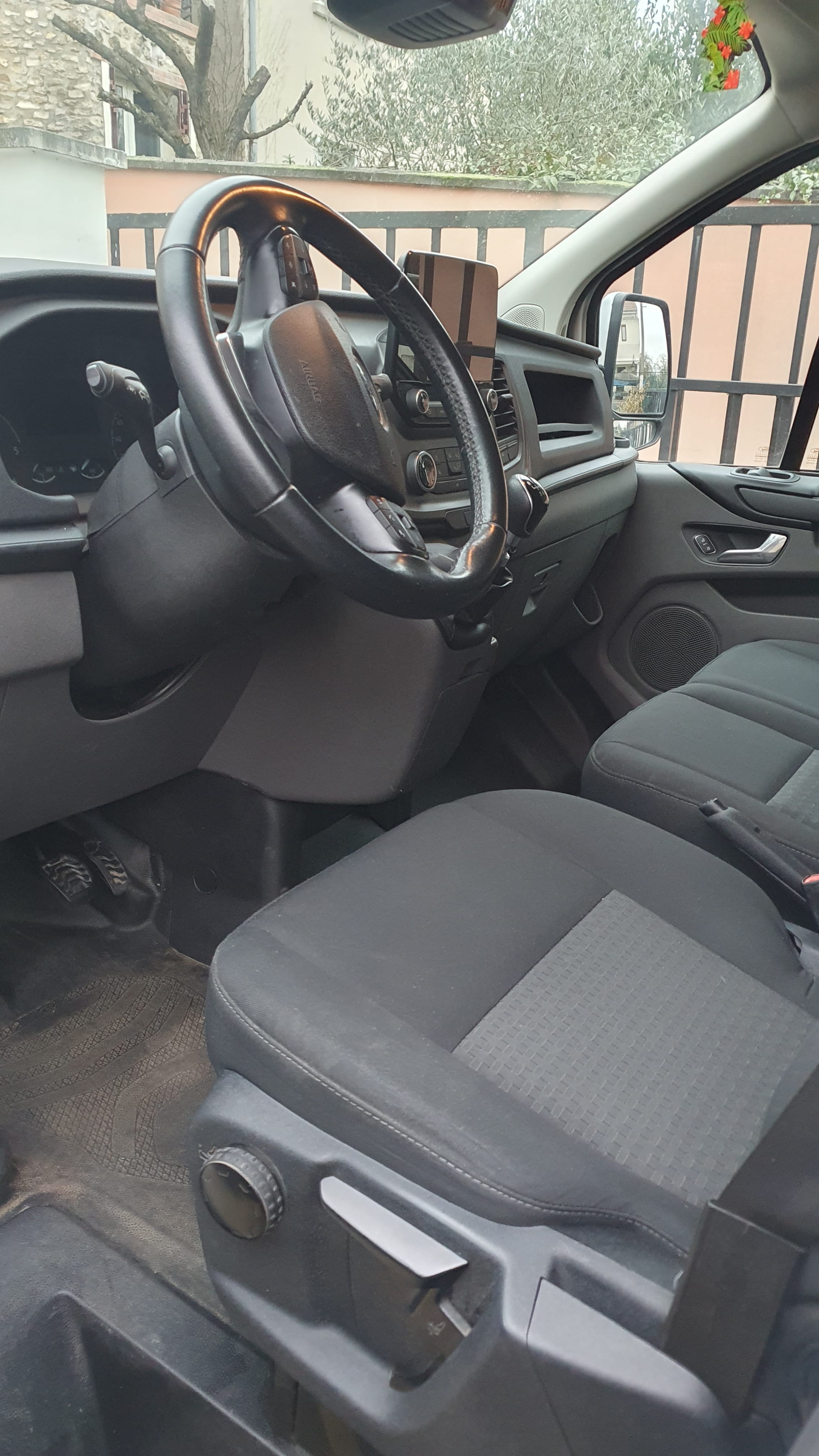 Ford Transit Fourgon hybride custom 2l avec Audio Bluetooth