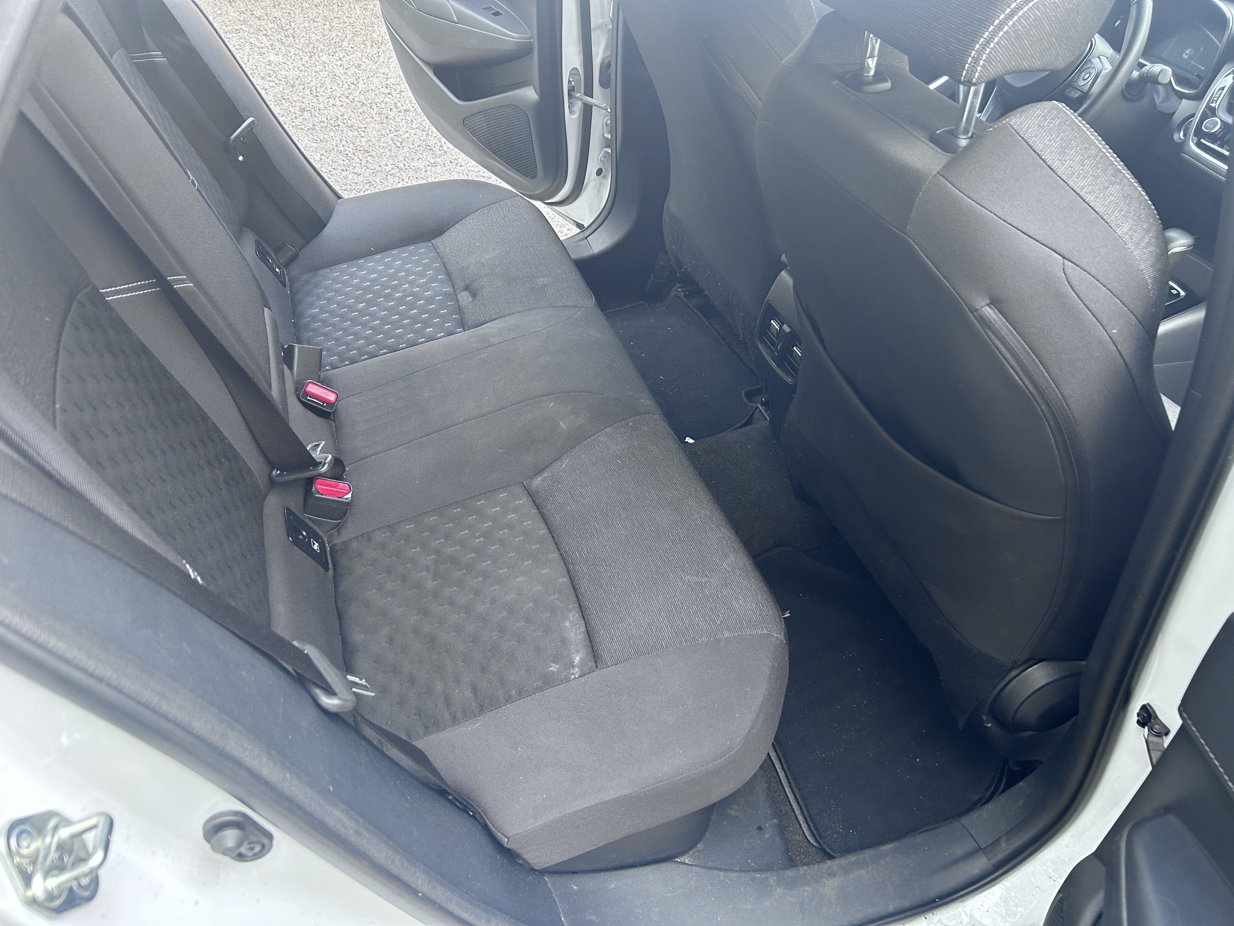 Suzuki Swace avec Audio Bluetooth