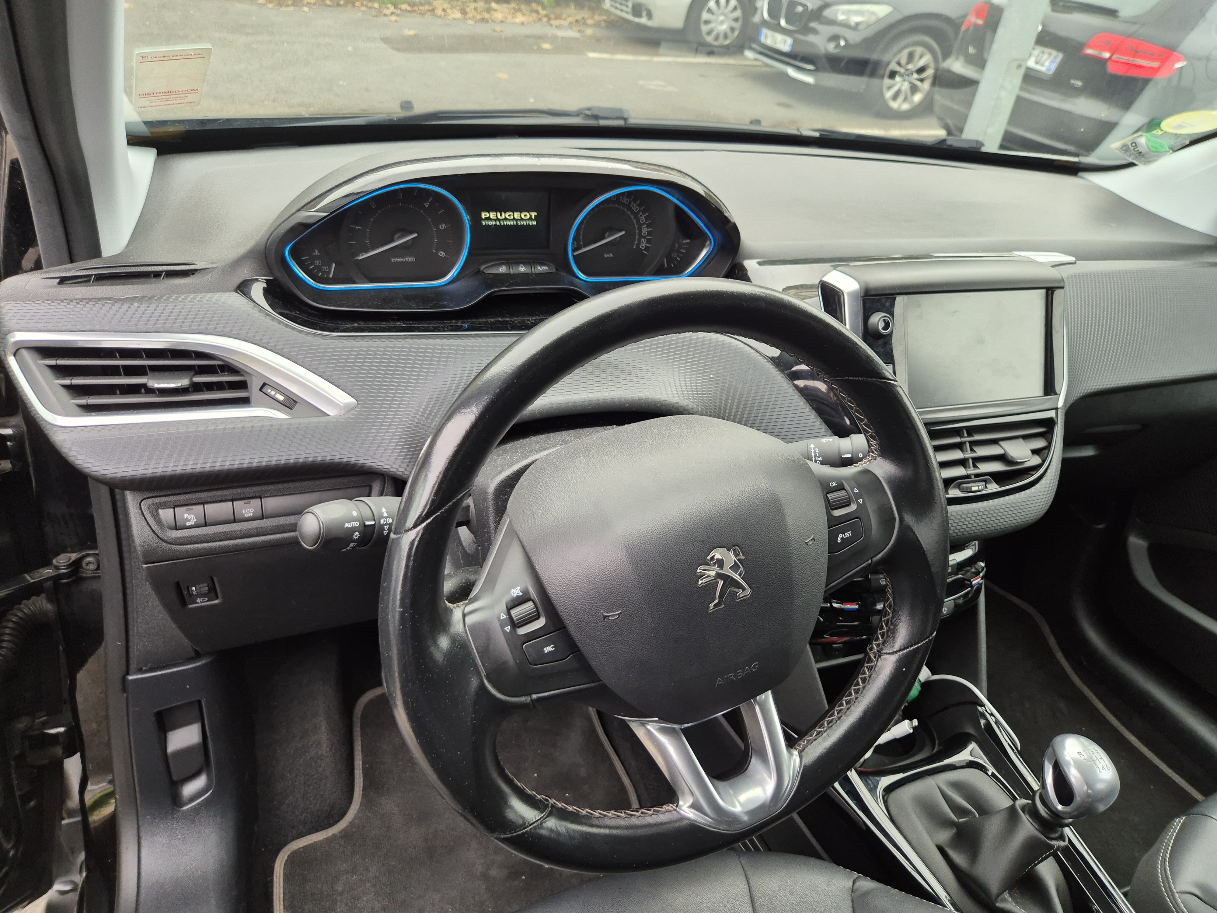 Peugeot 2008 avec Coffre de toit