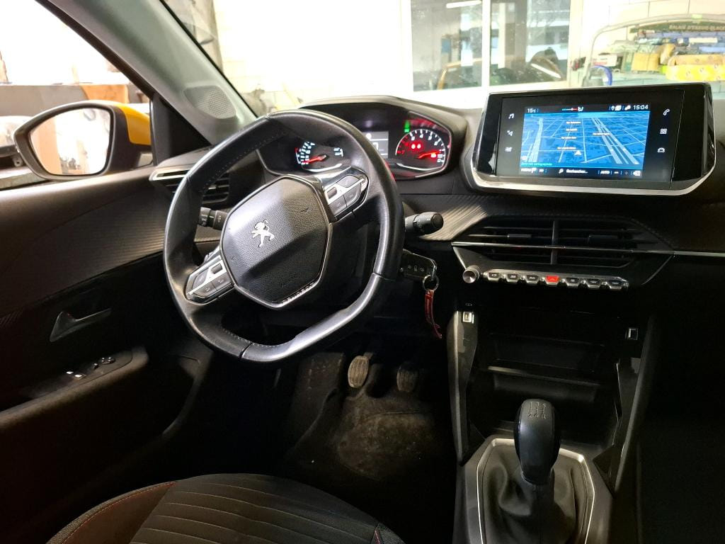 Peugeot 208 avec GPS