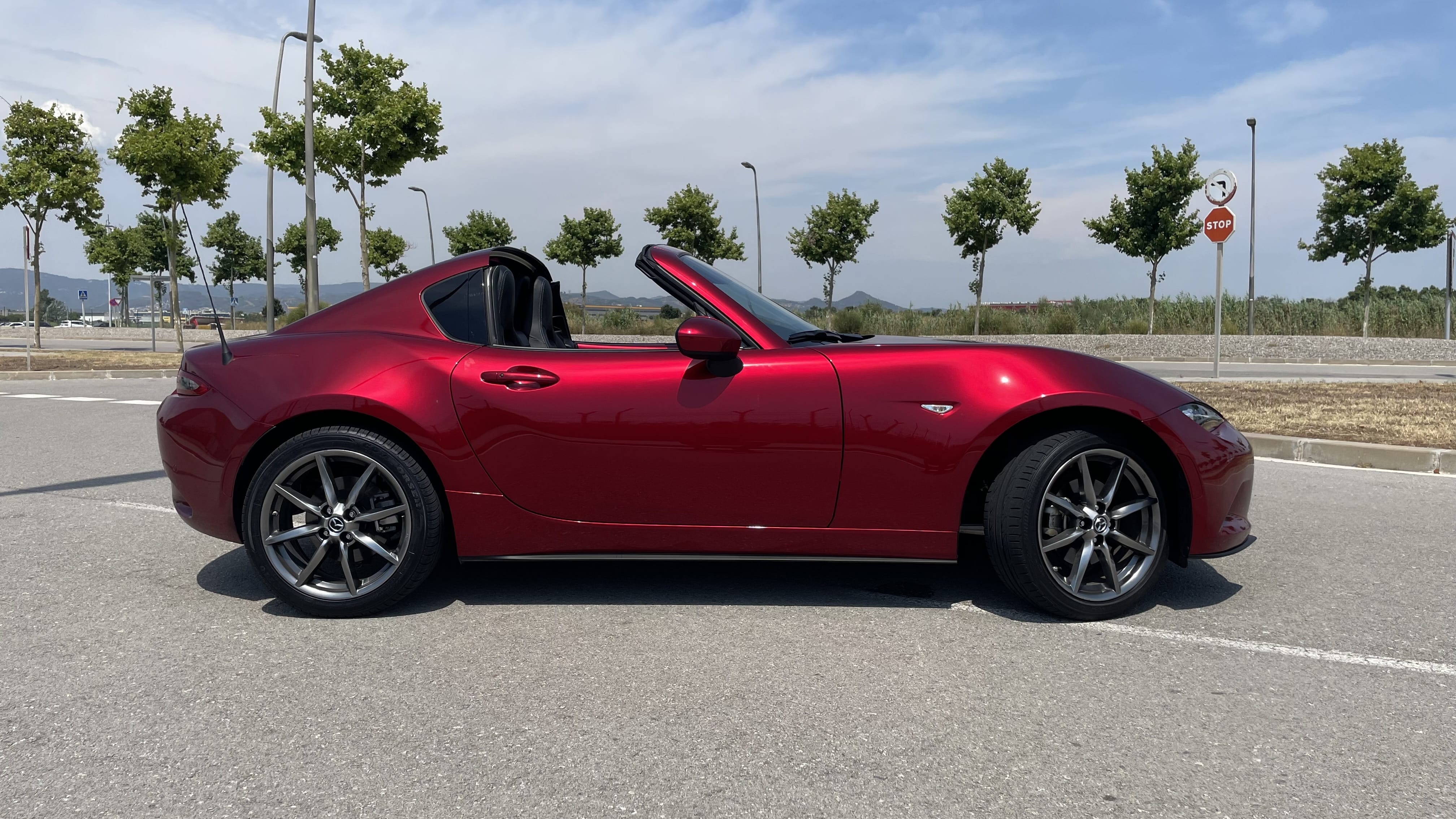 Mazda MX-5 Miata Club Sport descapotable con Aire acondicionado