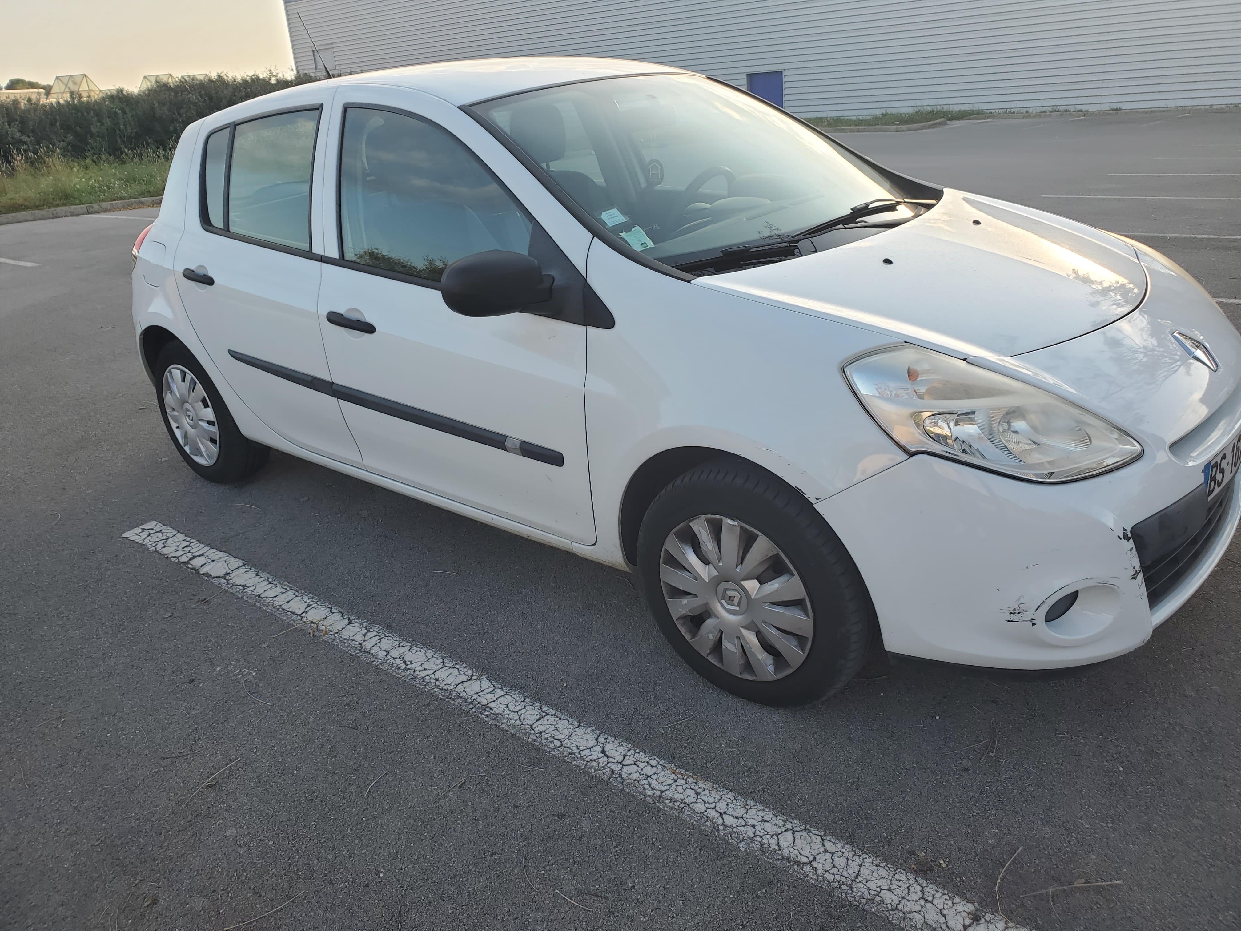 Renault Clio, 2011, Essence 98