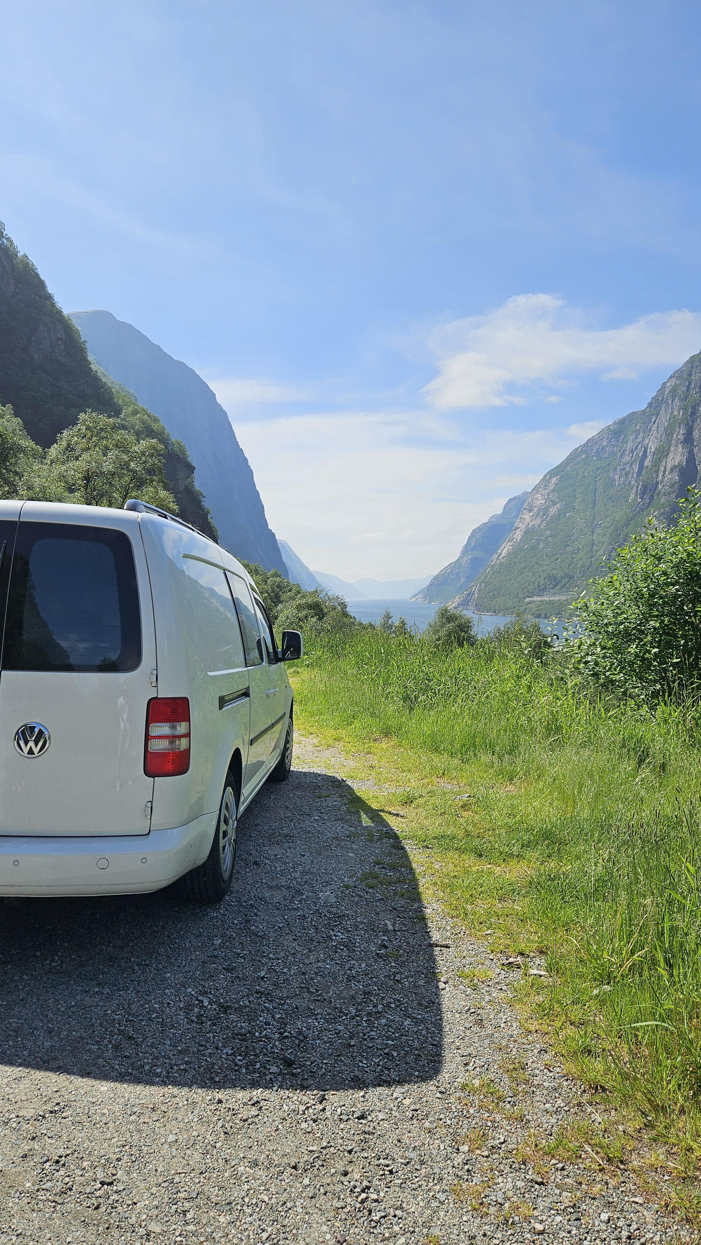 Volkswagen Caddy Maxi Campervan with Hitch
