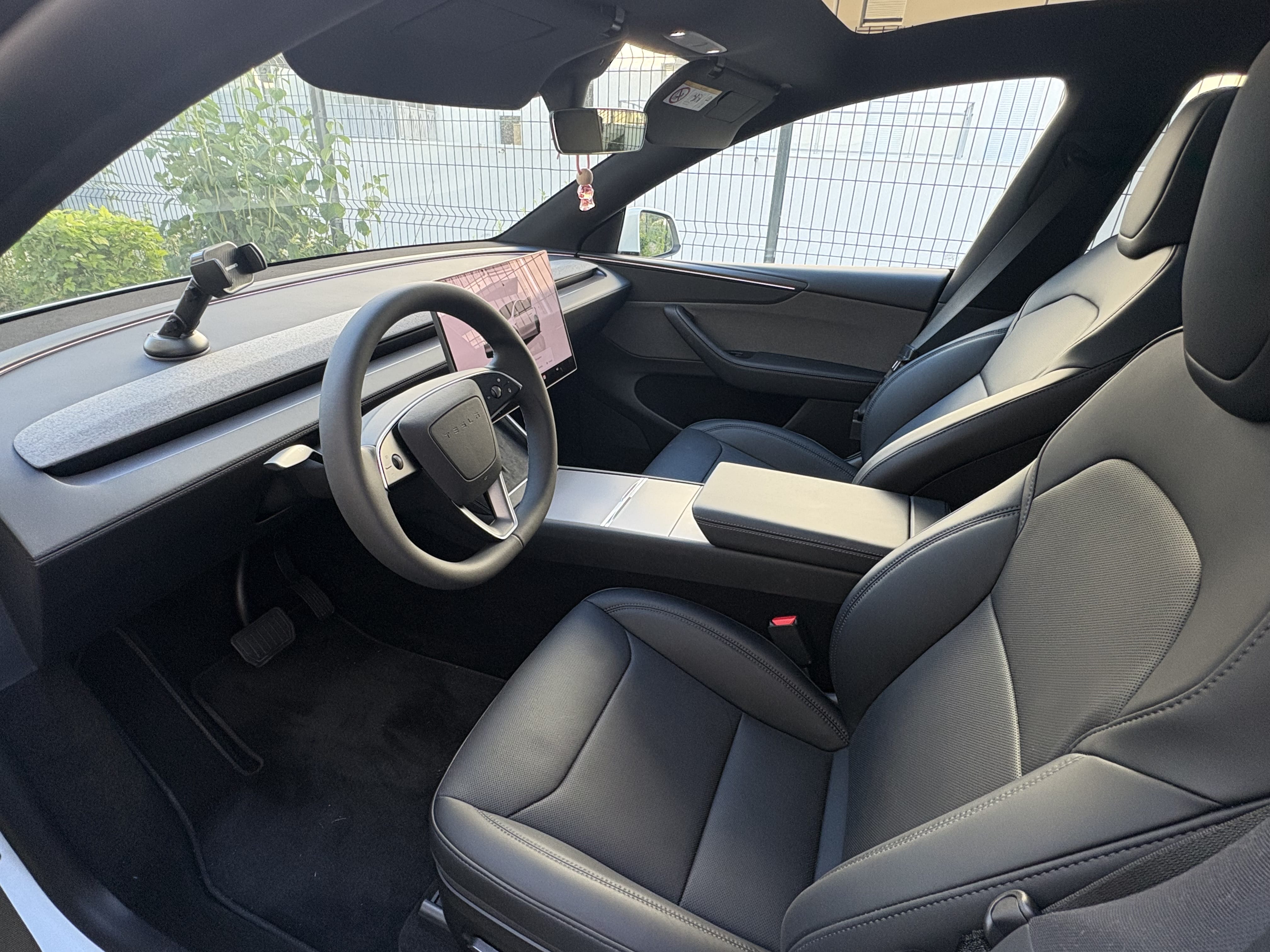 Tesla Model Y Long Range avec GPS