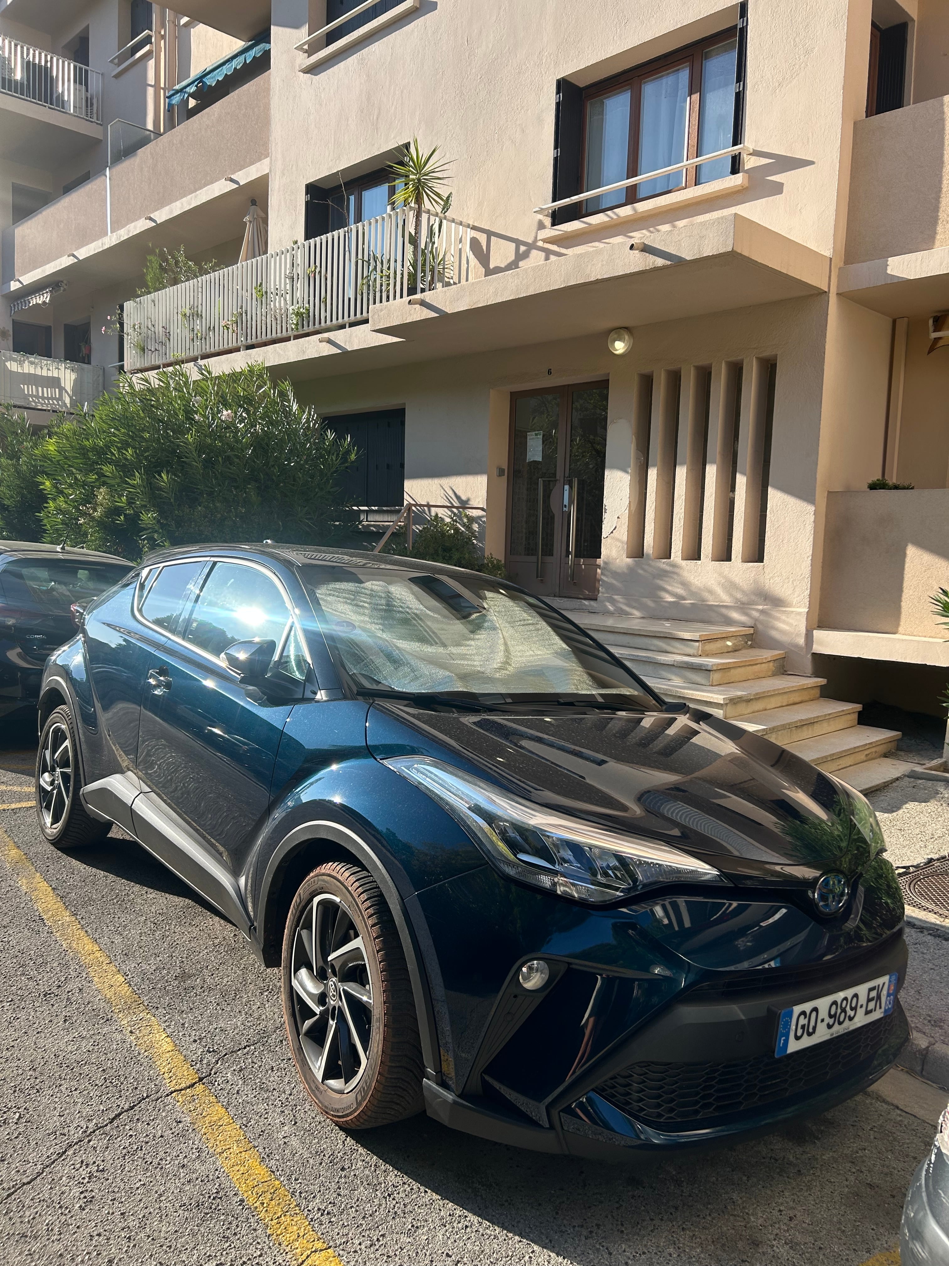 Toyota C-HR Hybrid, 2023, Essence 98 / Électrique (hybride), automatique