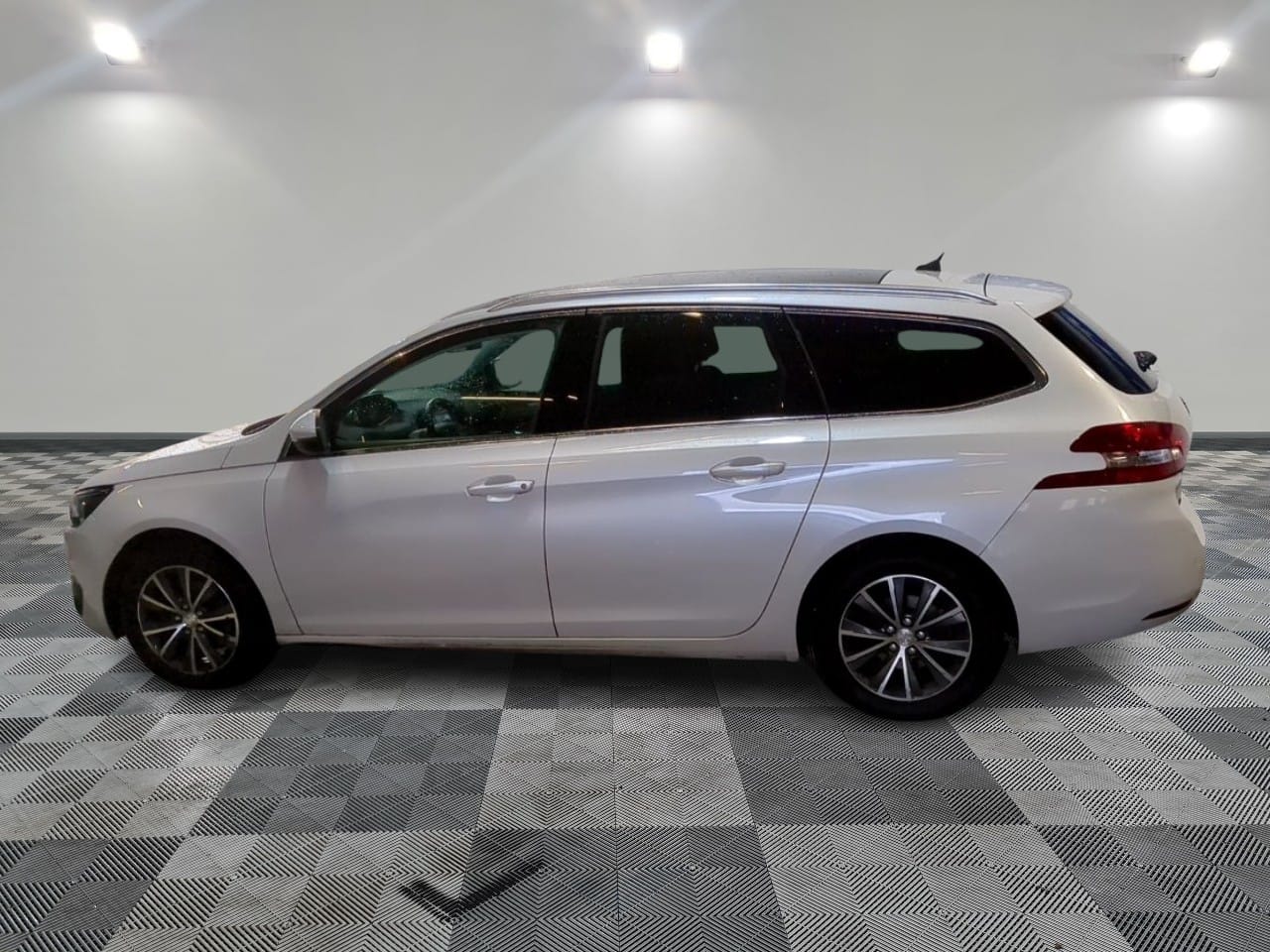 Peugeot 308 SW, 2017, Essence 95, automatique