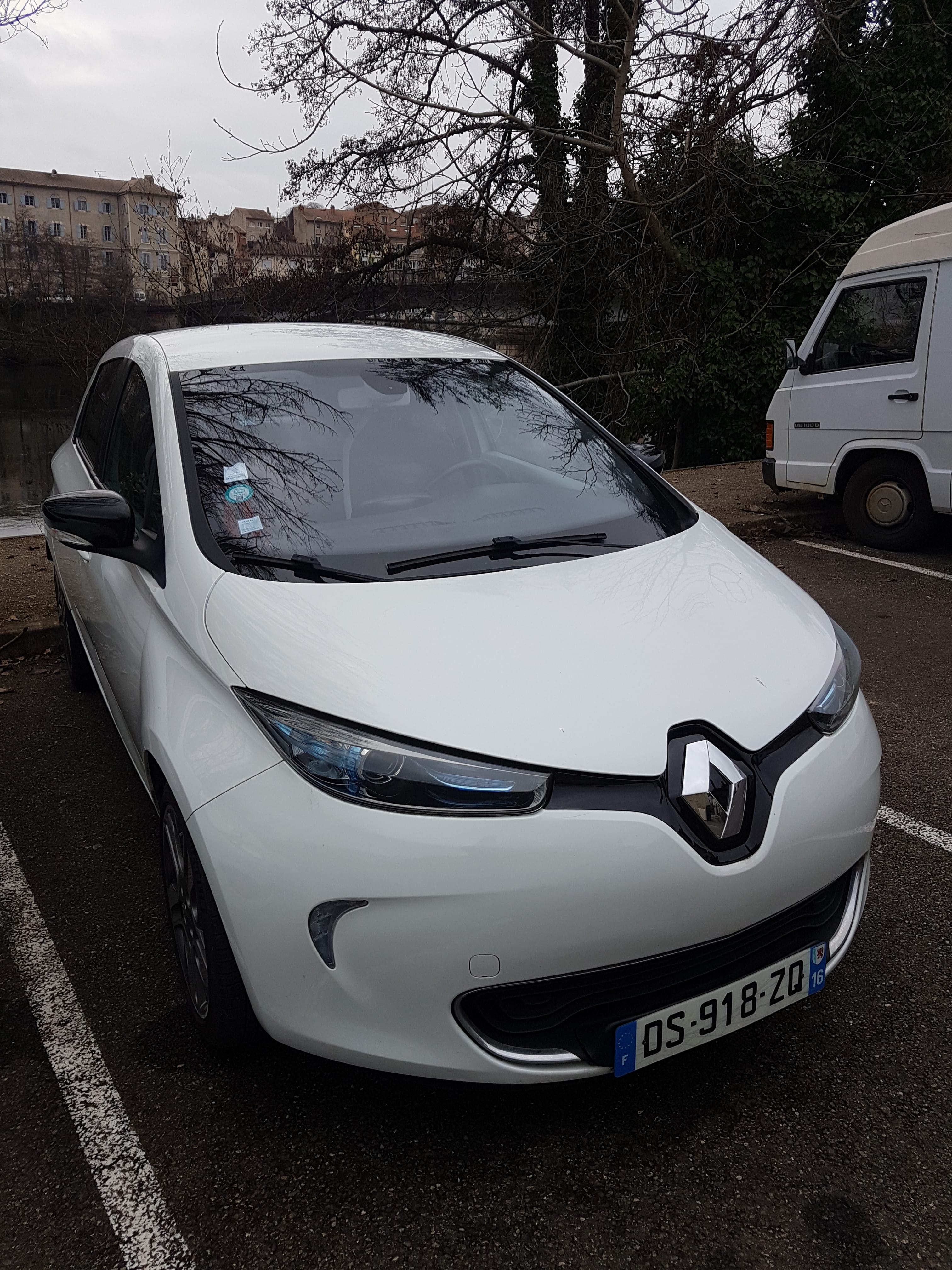 Renault ZOE (~80 km), 2015, Électrique, automatique