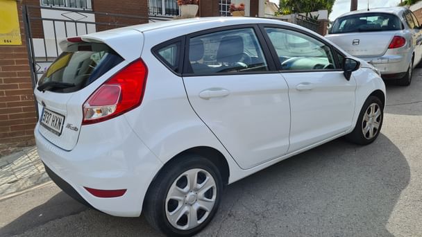 Ford Fiesta Trend White con Control de velocidad