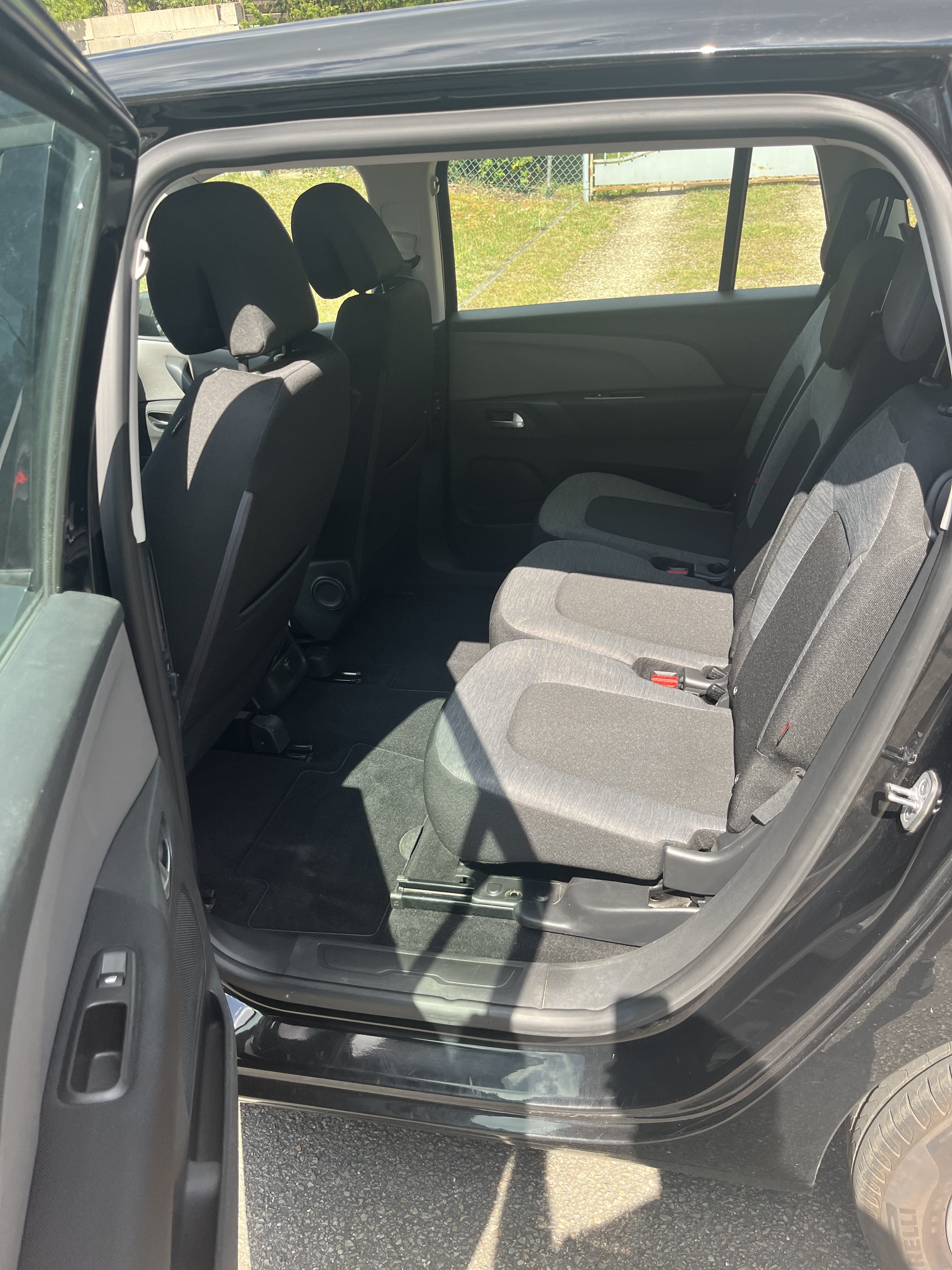 Citroen C4 Grand Spacetourer avec Siège bébé