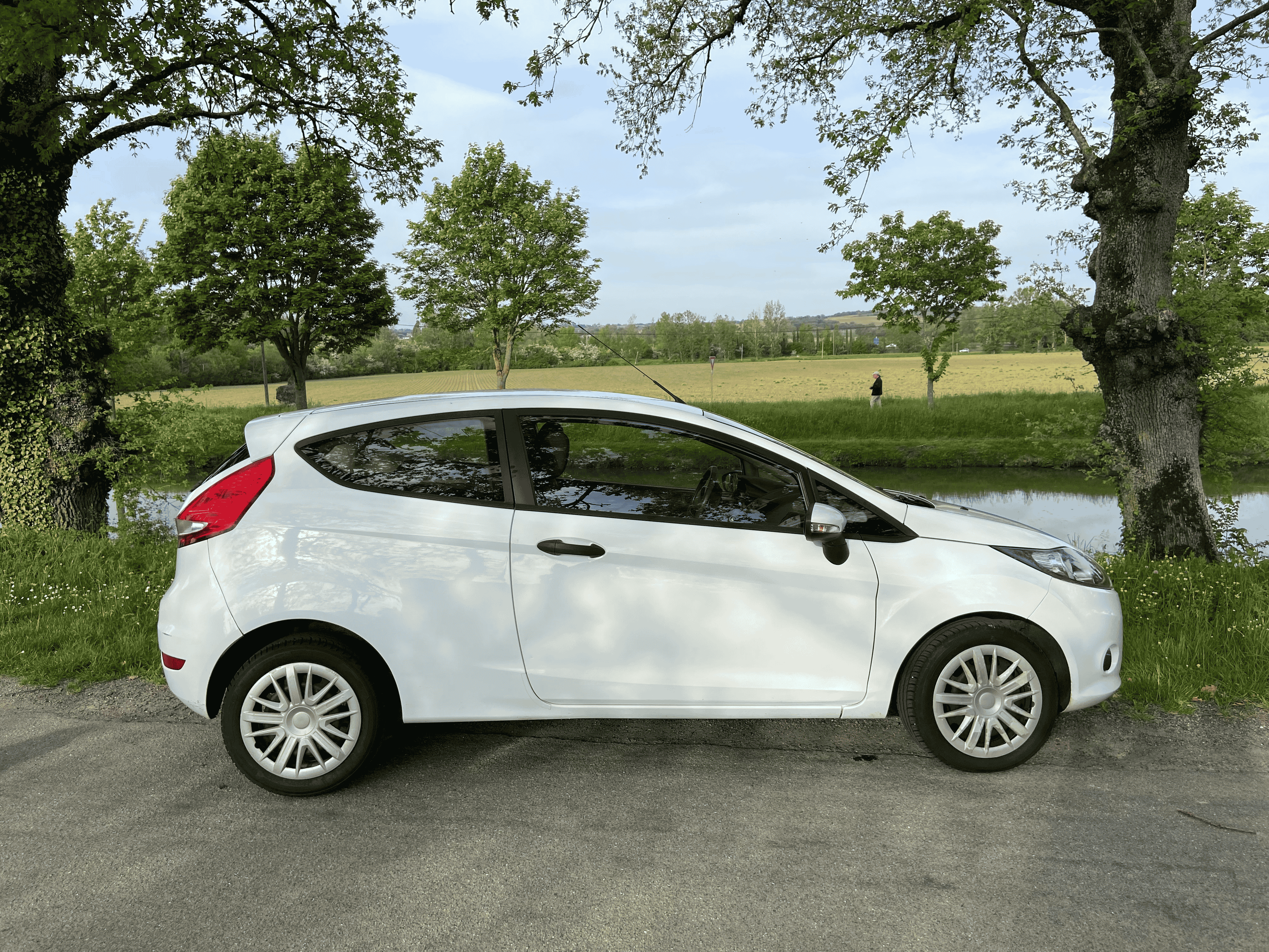 Ford Fiesta Business avec Climatisation