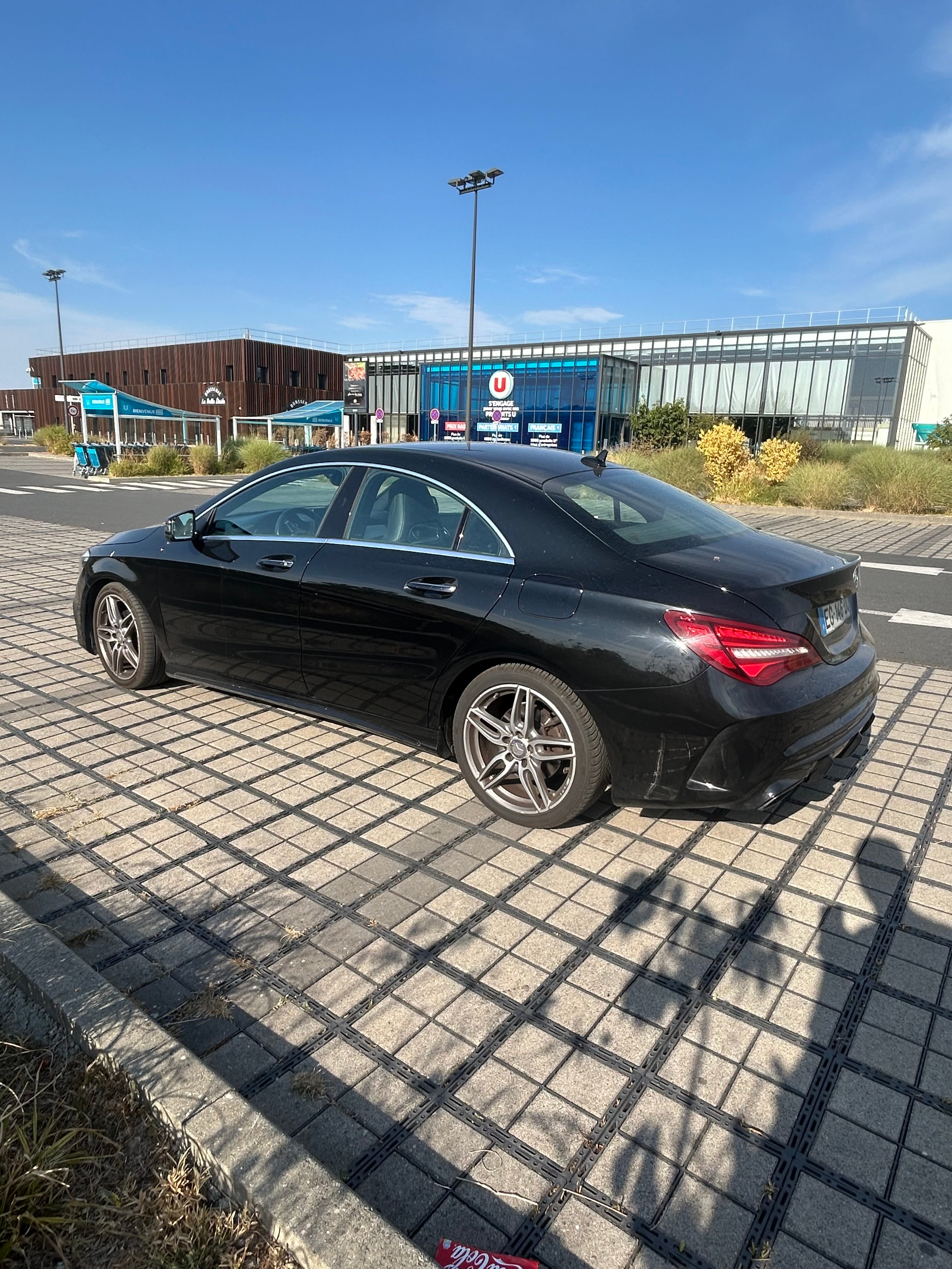 Mercedes-Benz CLA 180 avec Caméra de recul