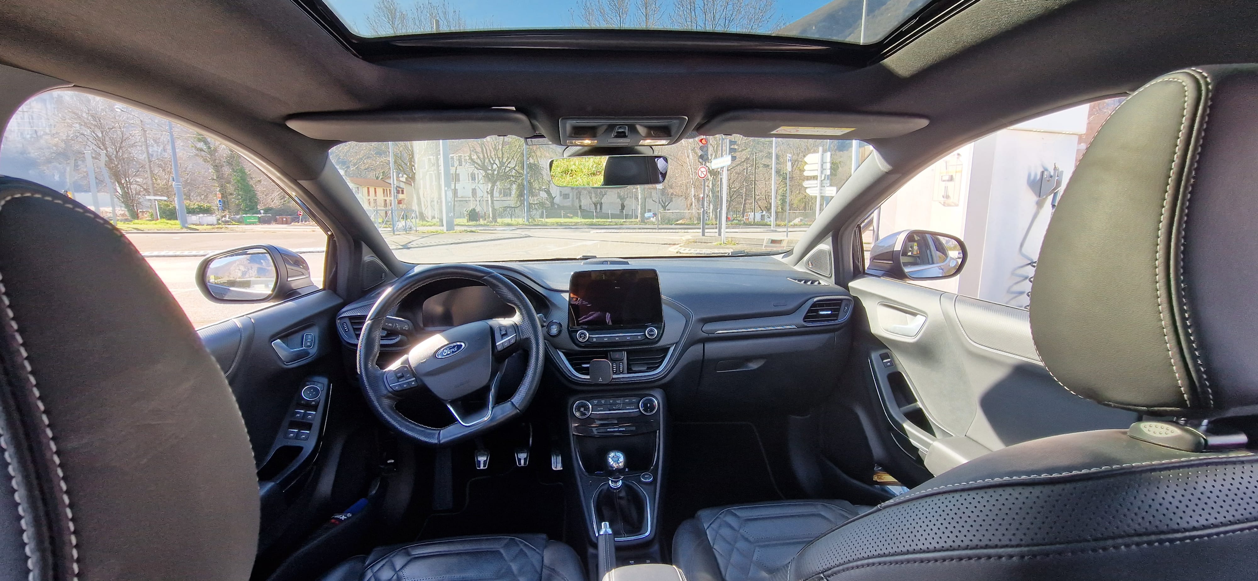 Ford Puma ST Vignale avec Siège bébé