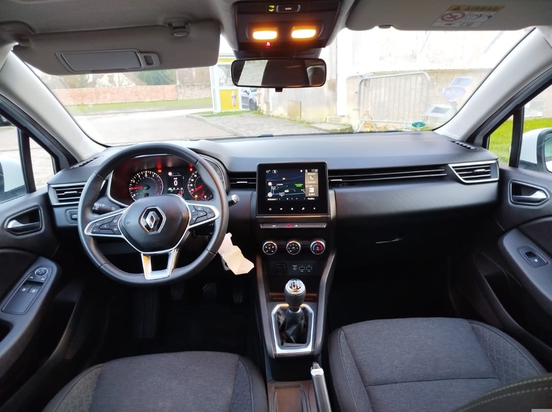 Renault Clio + Options Coffre de toit + siège enfant avec Caméra de recul