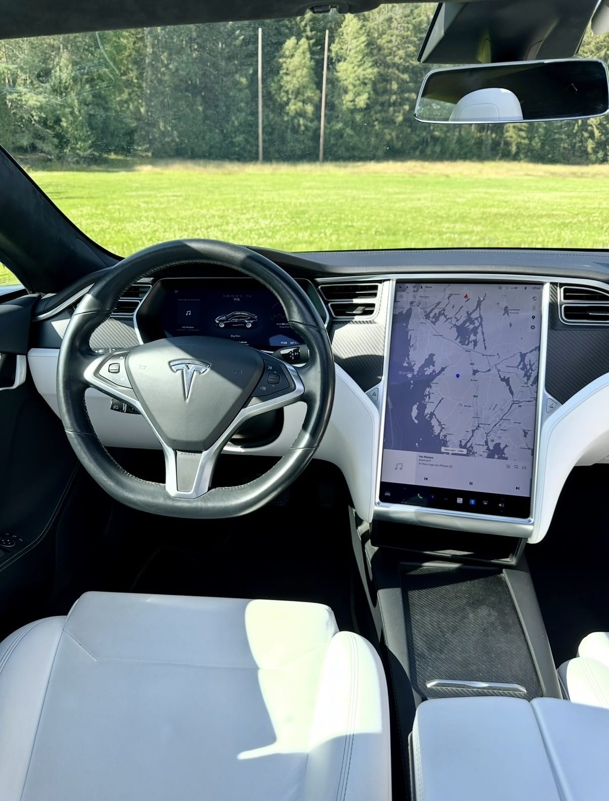 Tesla Model S med GPS