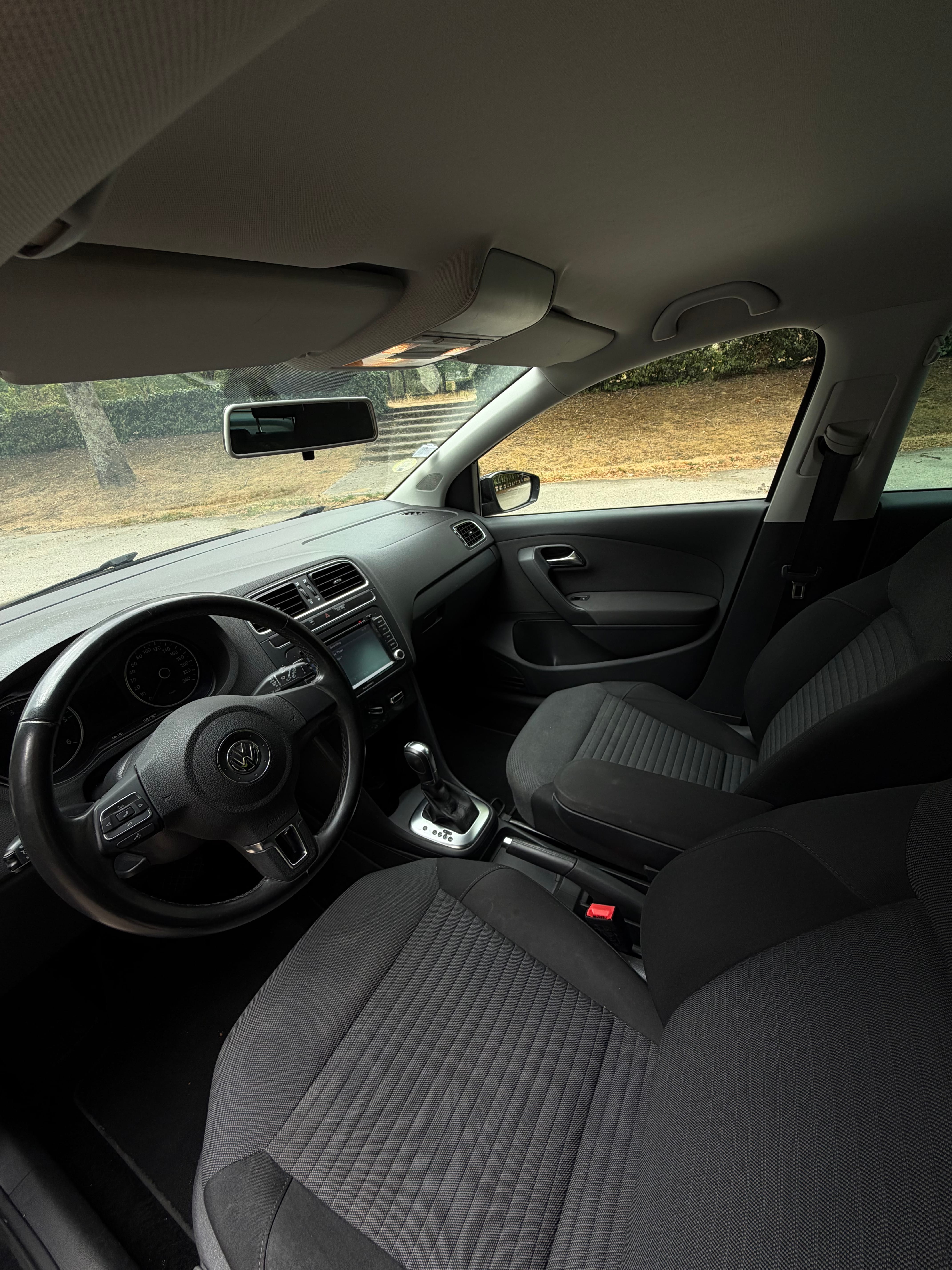 Volkswagen Polo avec Autoradio