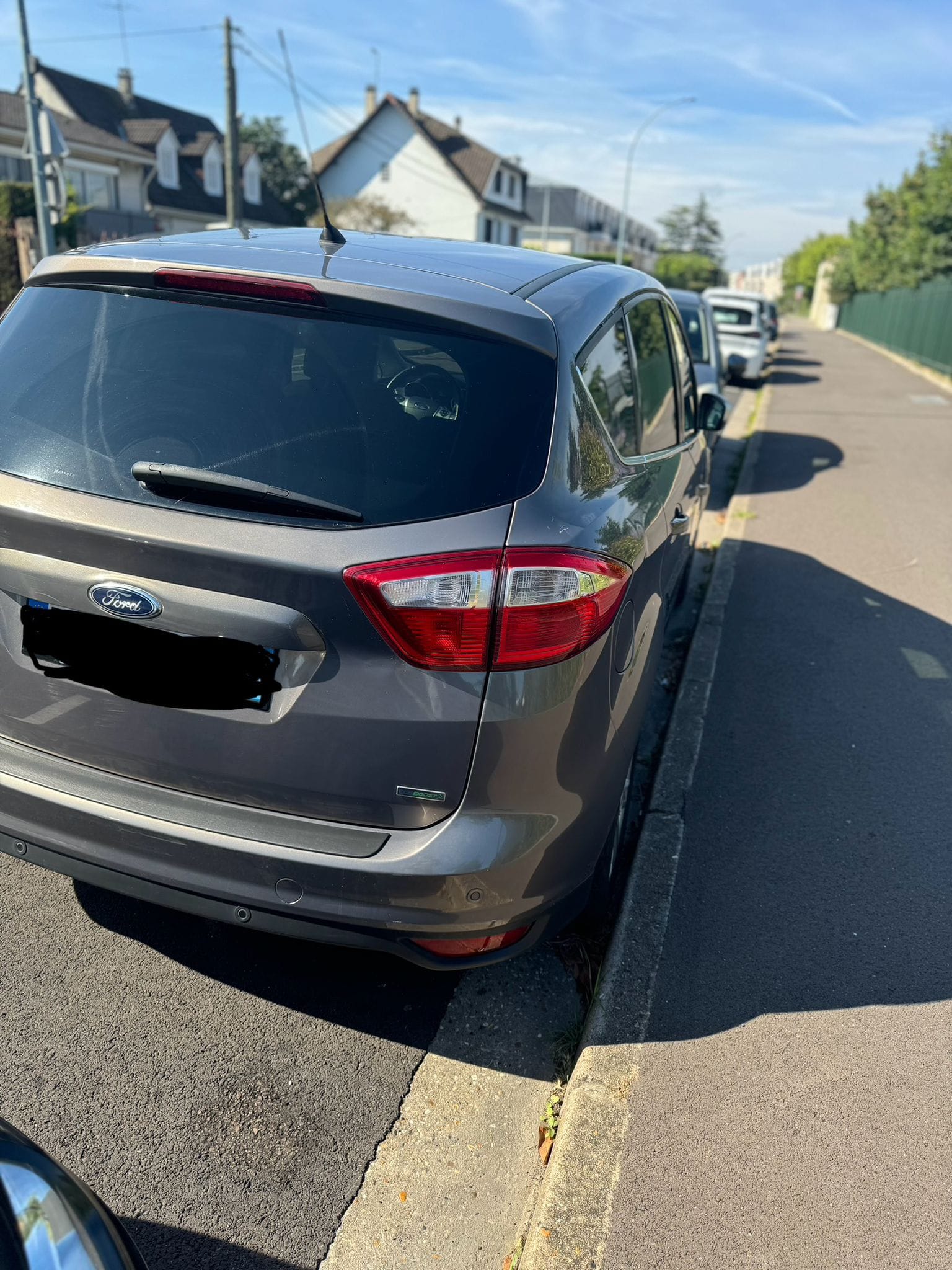 Ford C-Max mit Navigationsgerät