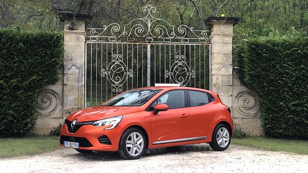 Renault Clio Louez la Renault Clio 5 Essence – Moderne, Confortable et Économique !, 2020, Essence 95