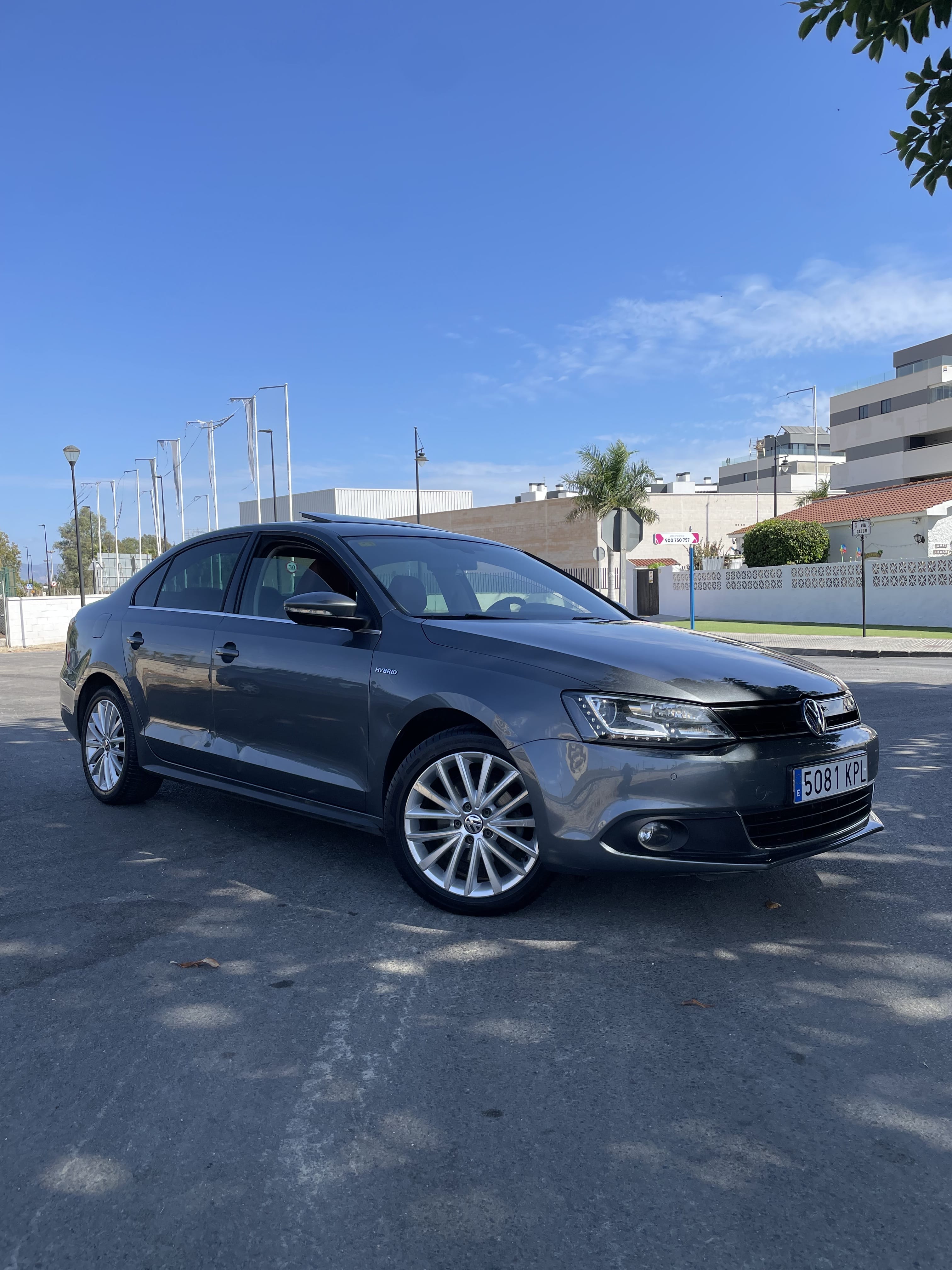 Volkswagen Jetta Híbrido con Audio Bluetooth