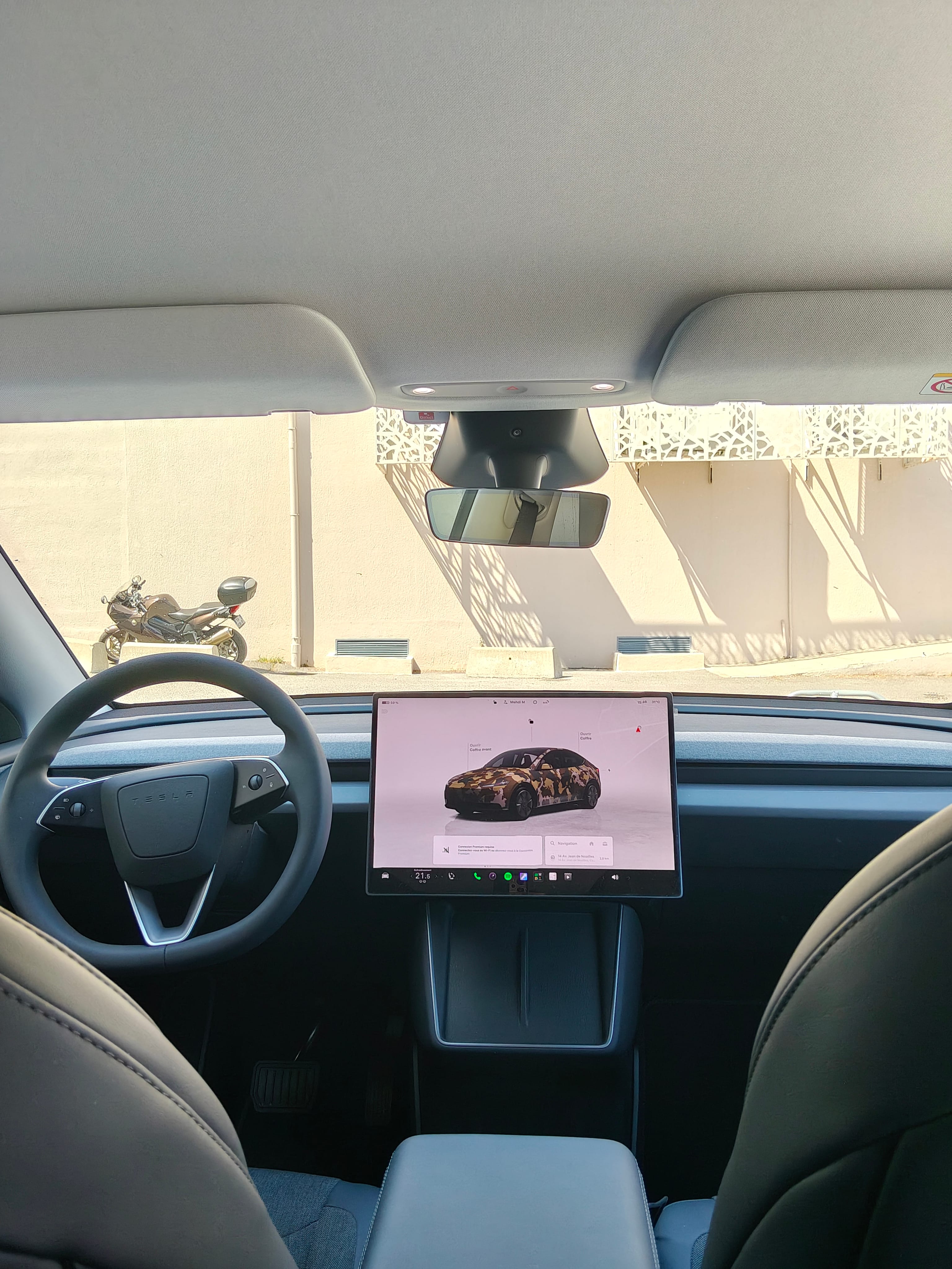 Tesla Model Y avec GPS