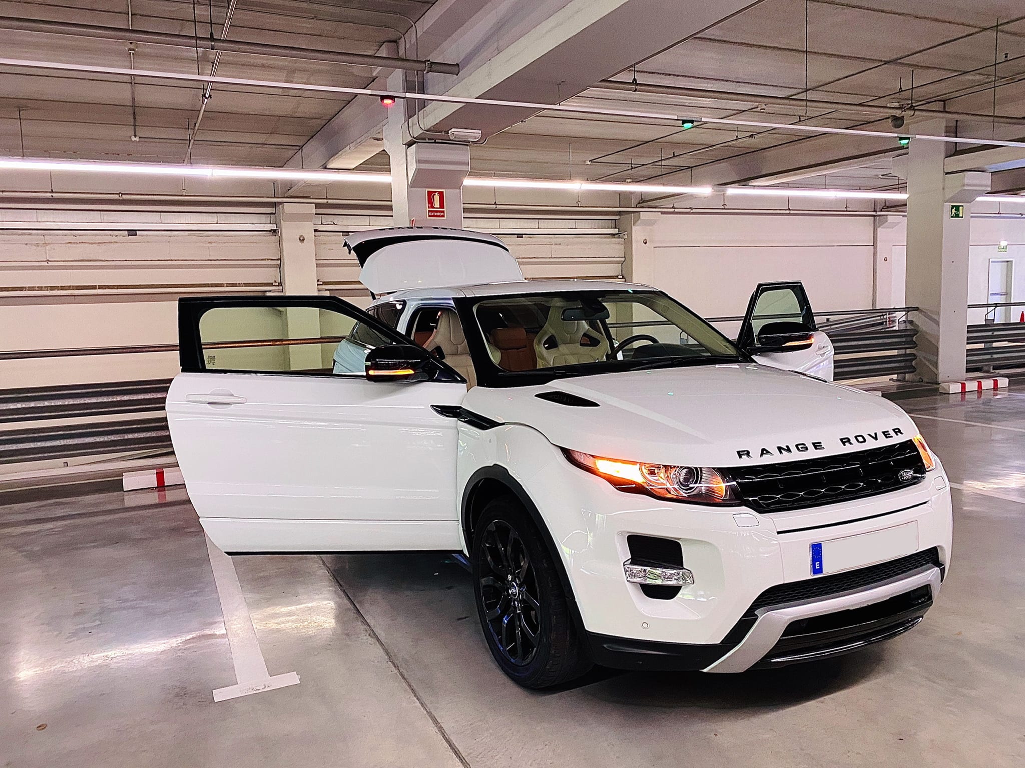 Land-Rover Range Rover Evoque Coupé 240 CV Gasolina con Entrada de Audio/iPod
