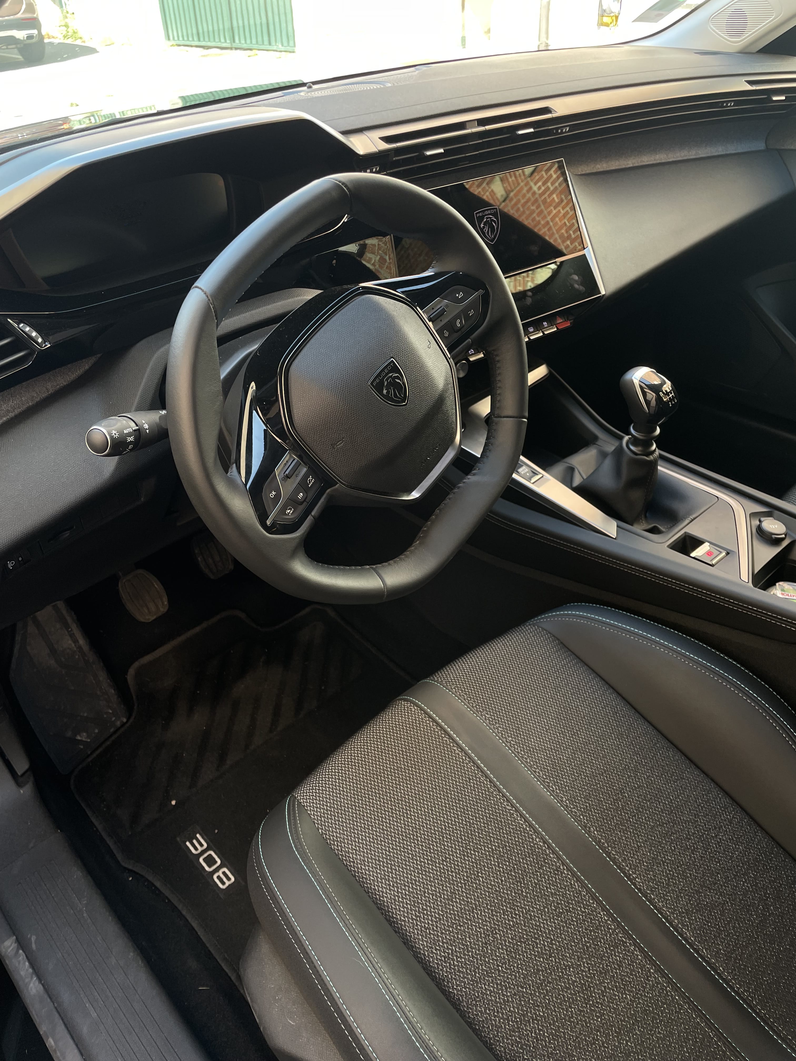 Peugeot 308 avec GPS