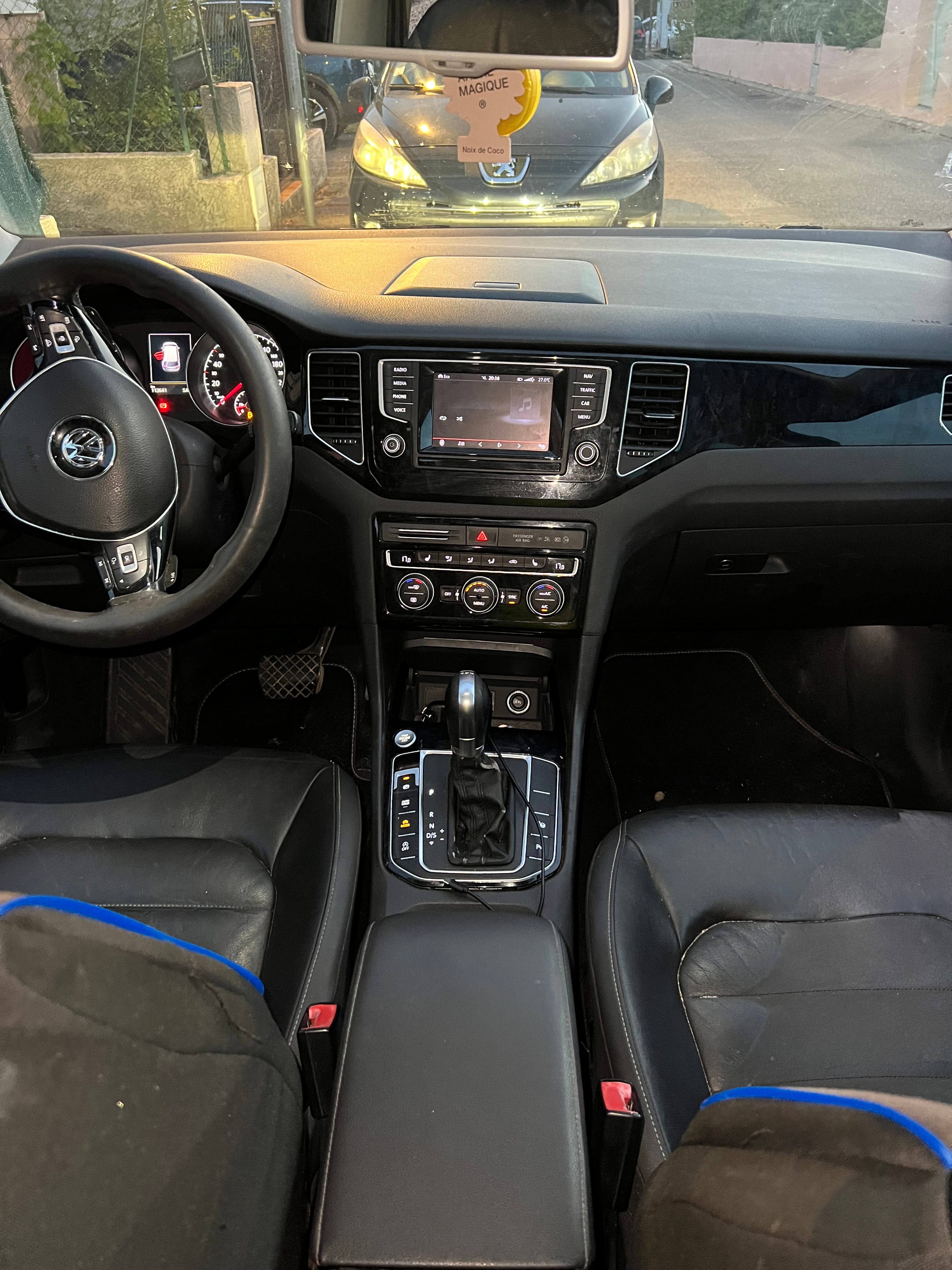 Volkswagen Golf Sportsvan 2L 150 ch avec GPS
