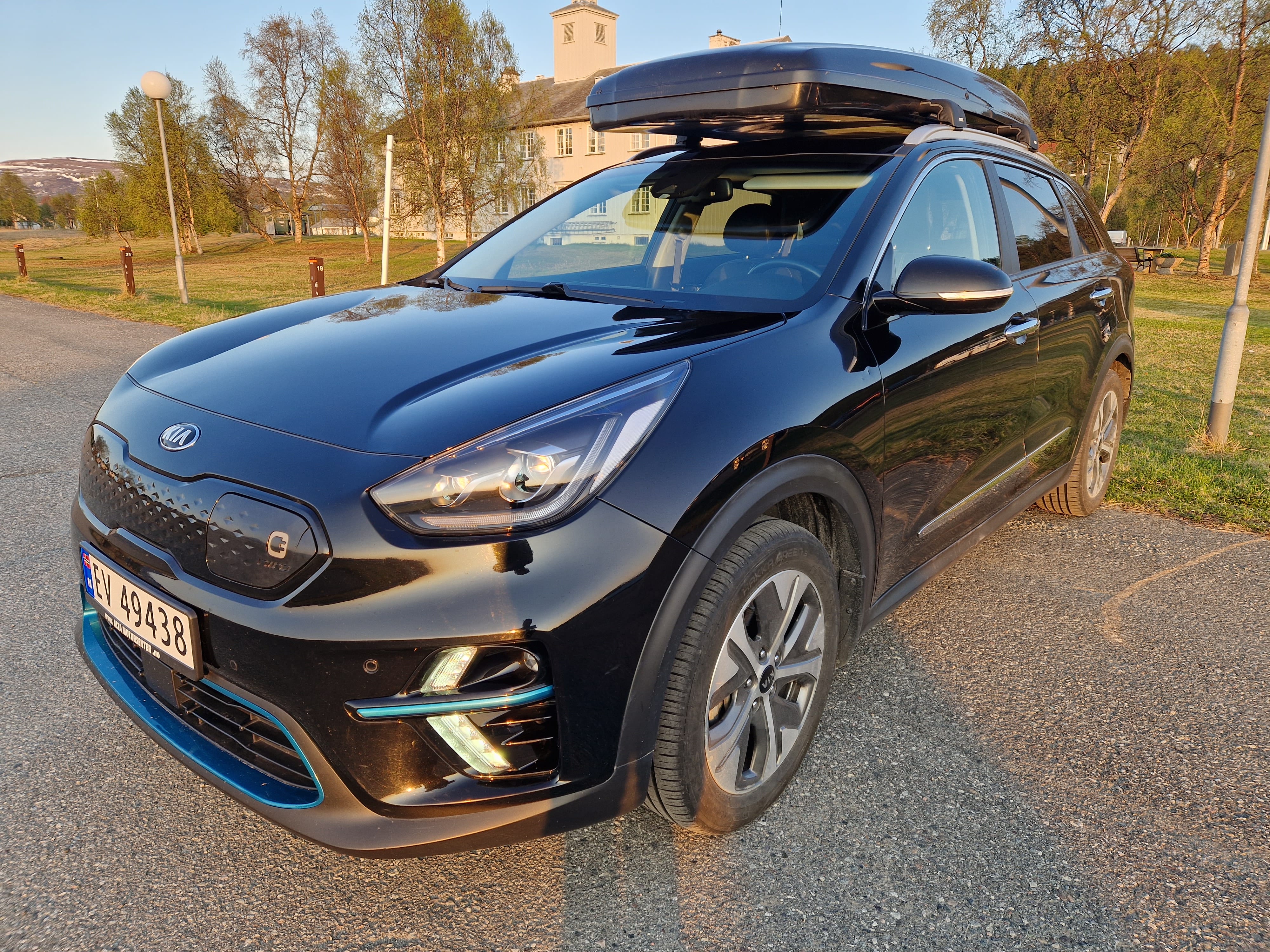 Kia e-Niro Velutstyrt KIA E-Niro first edition 64 kWt batteri, soltak og skiboks, 2019, Elektrisk, automatisk