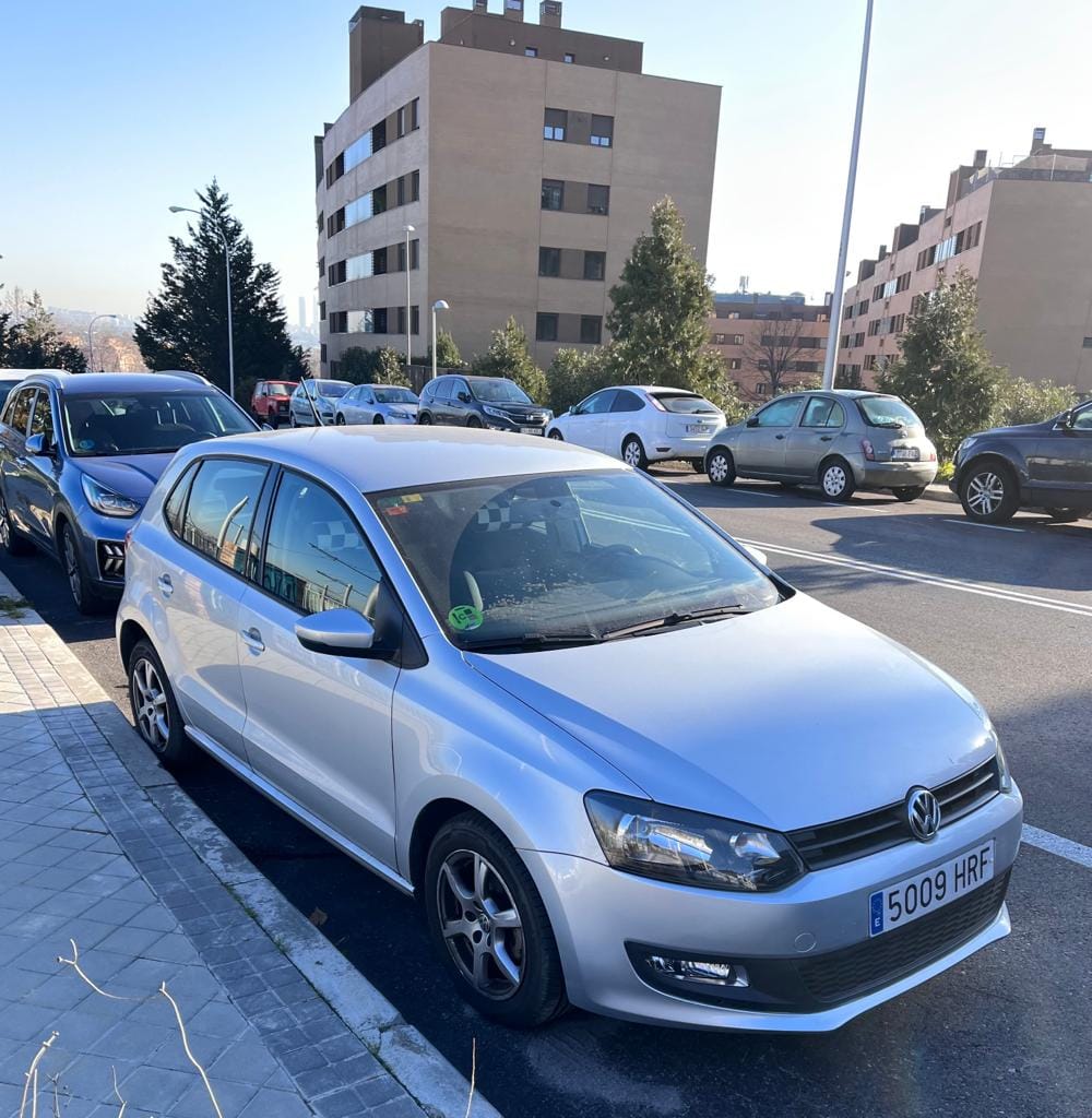 Volkswagen Polo TSI Advance Silver with GPS