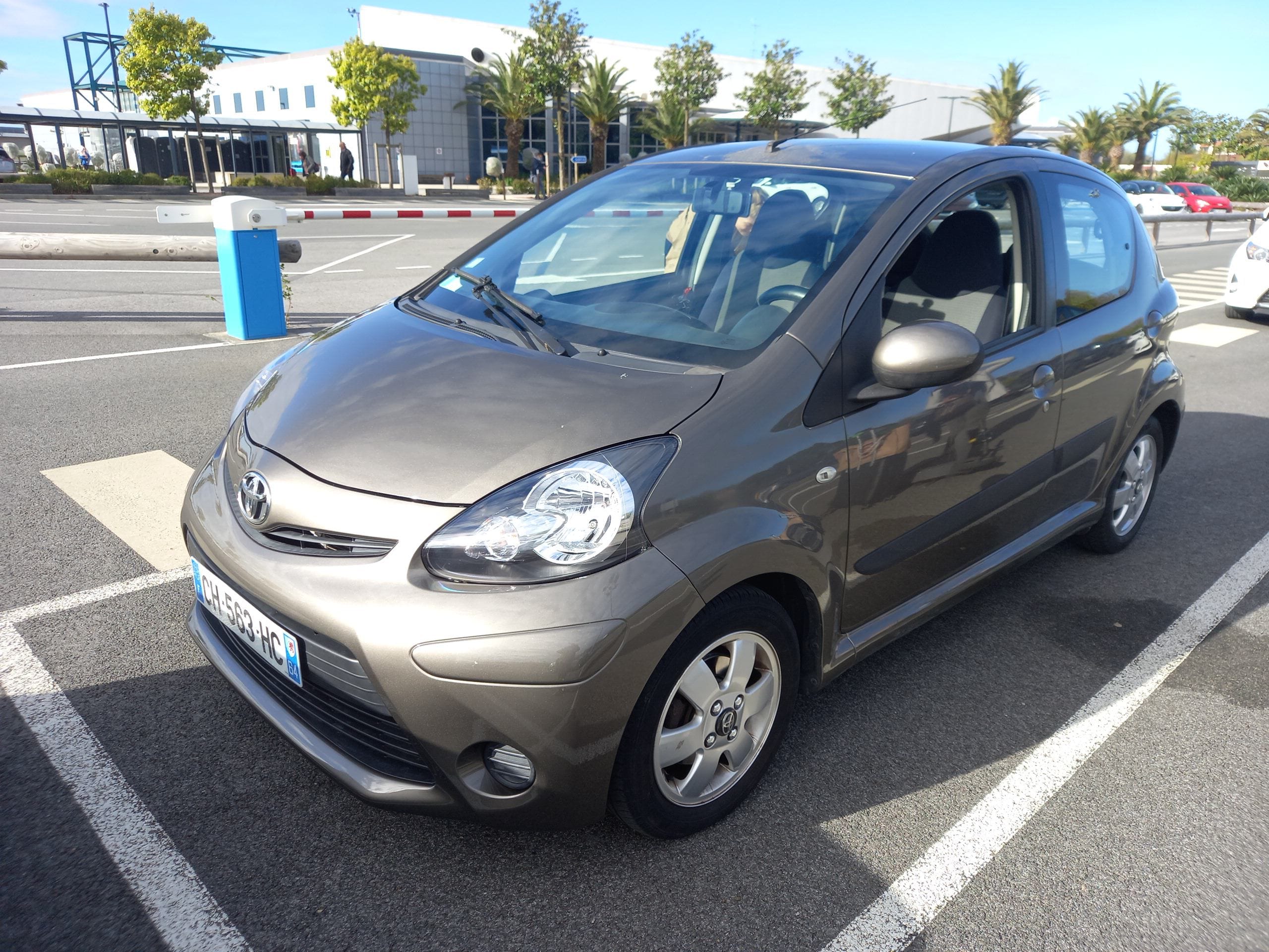 Toyota Aygo DYNAMIC II, 2012, Essence 95