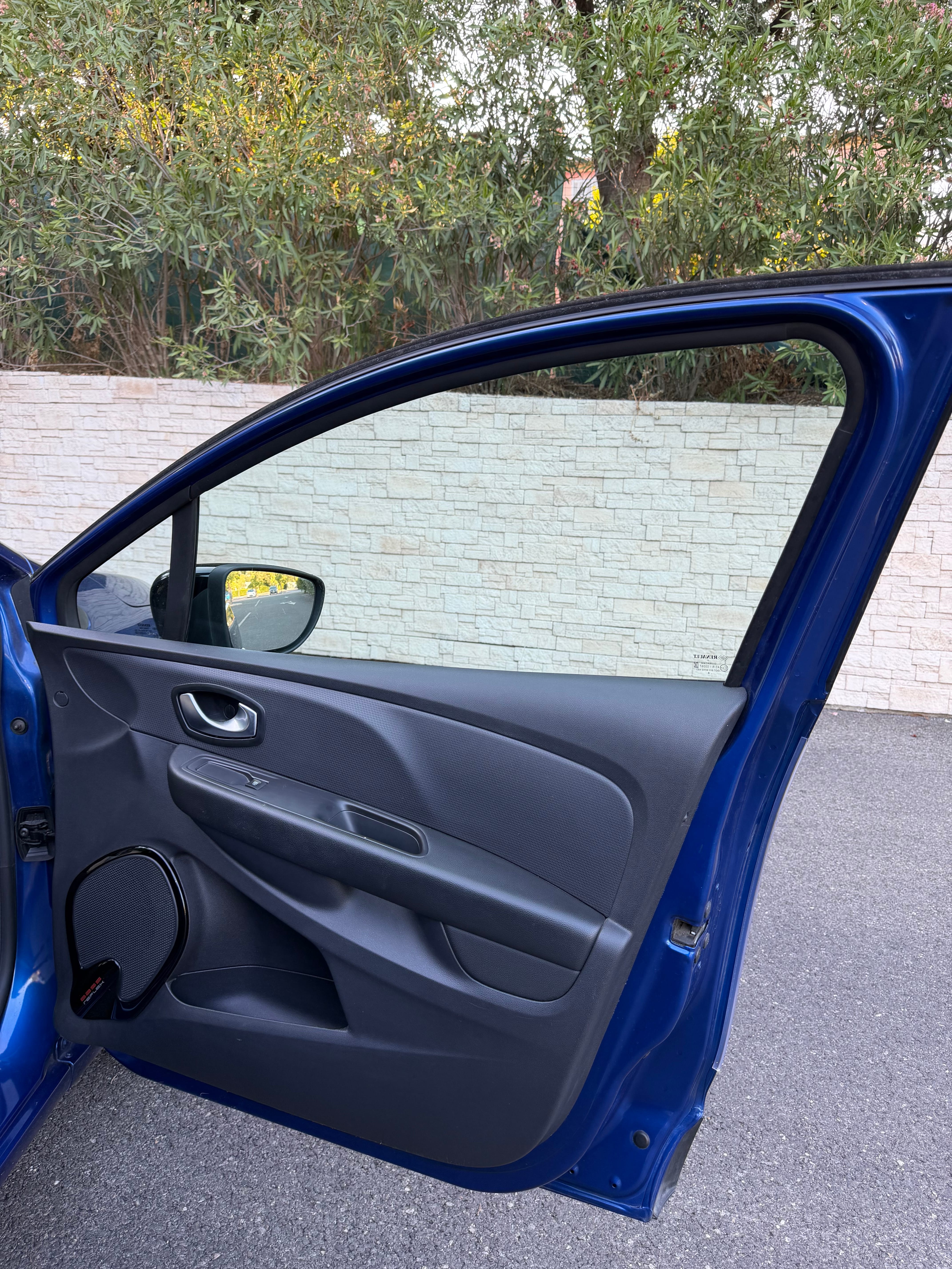 Renault Clio 1.5 DCI avec Autoradio
