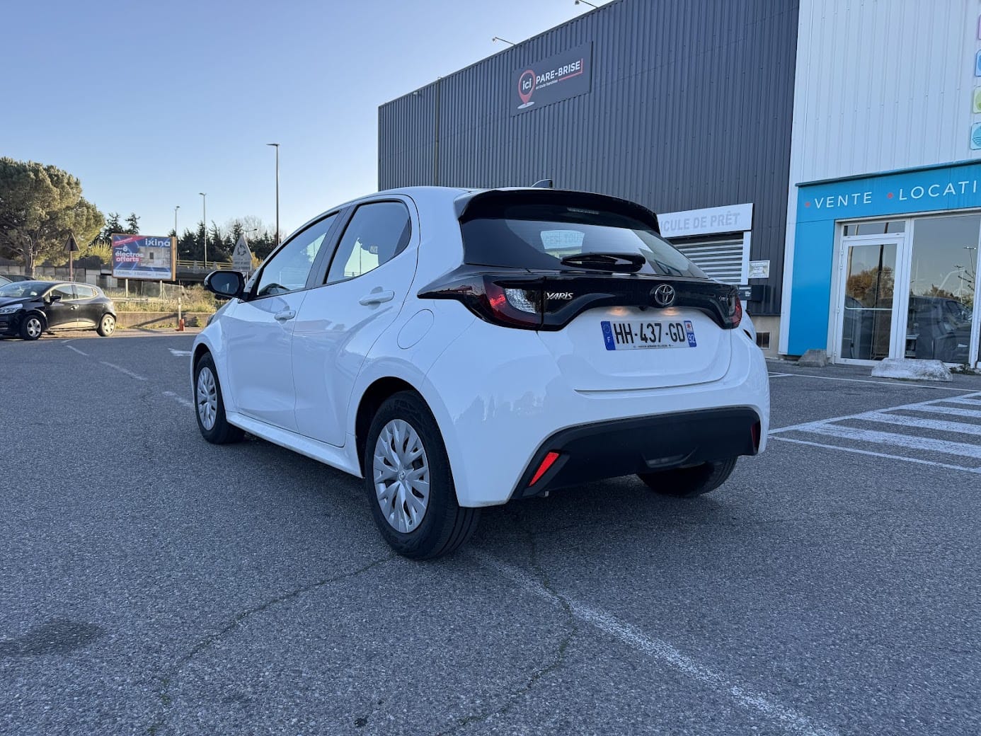 Toyota Yaris Hybride Ess BV auto HH437GD- avec Caméra de recul