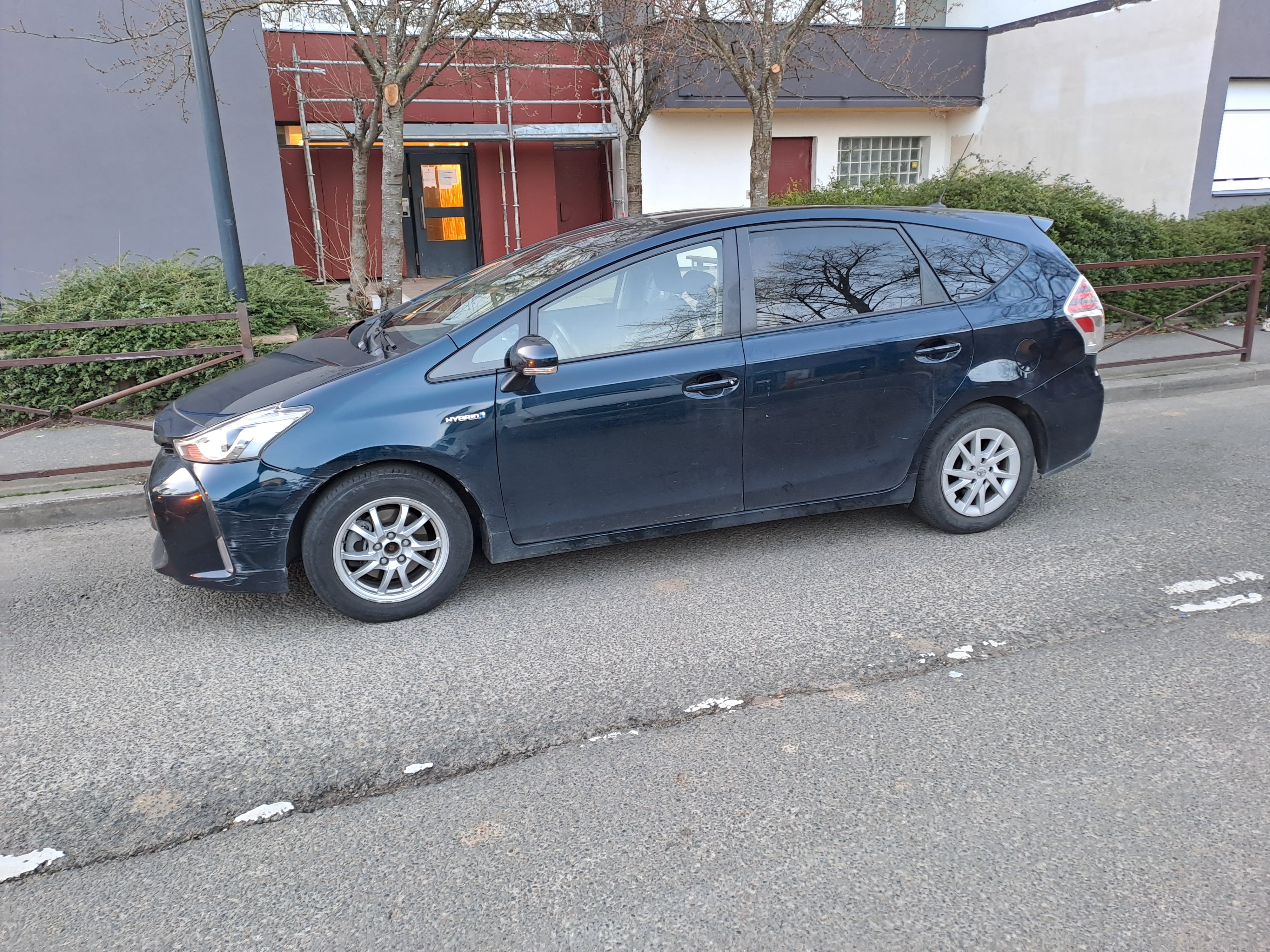 Toyota Prius + avec Climatisation
