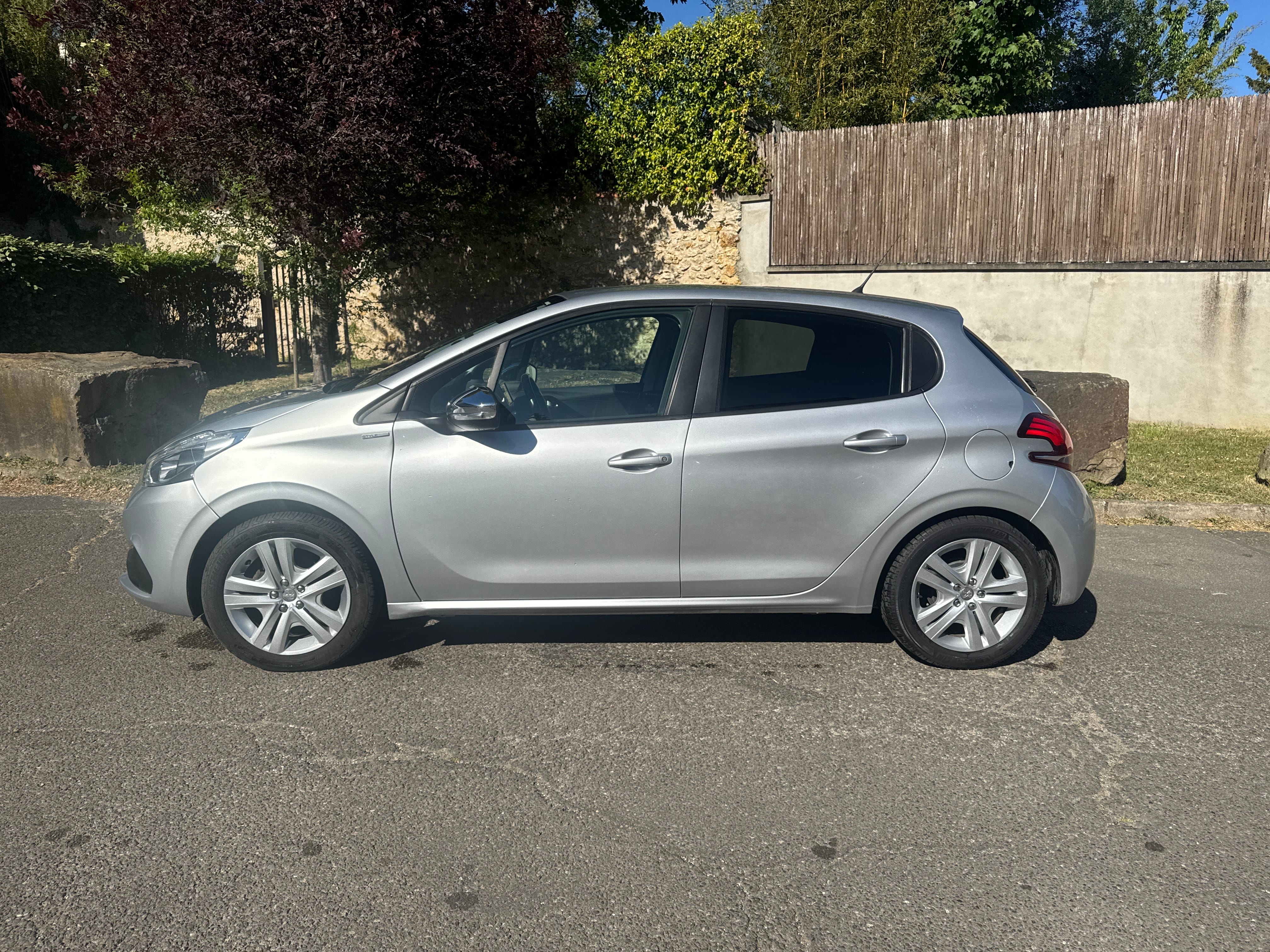 Peugeot 208 avec Climatisation