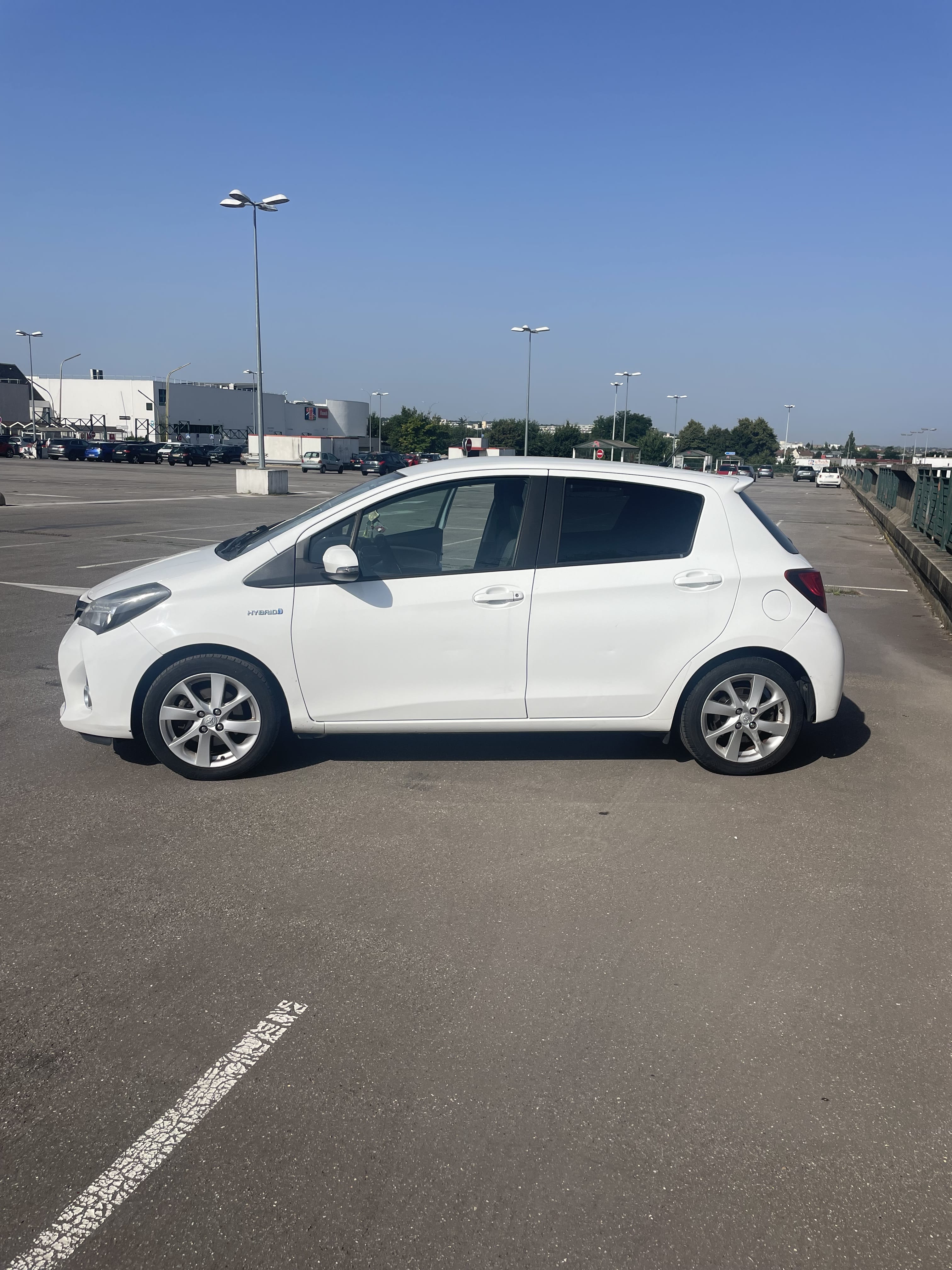 Toyota Yaris Hybride avec GPS