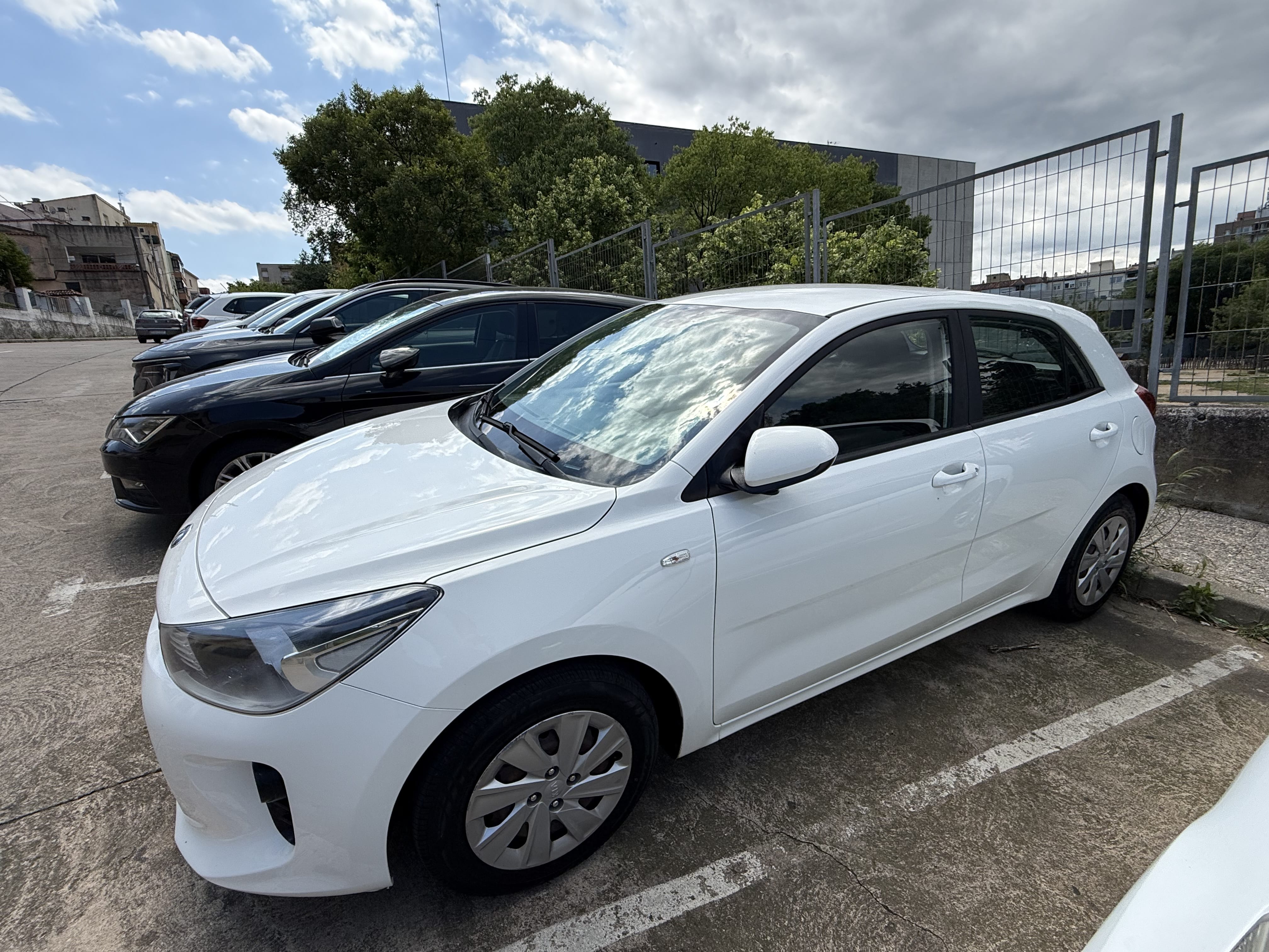 Kia Rio con Aire acondicionado