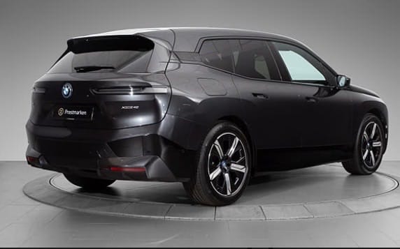 BMW iX xDrive40 med Ryggekamera