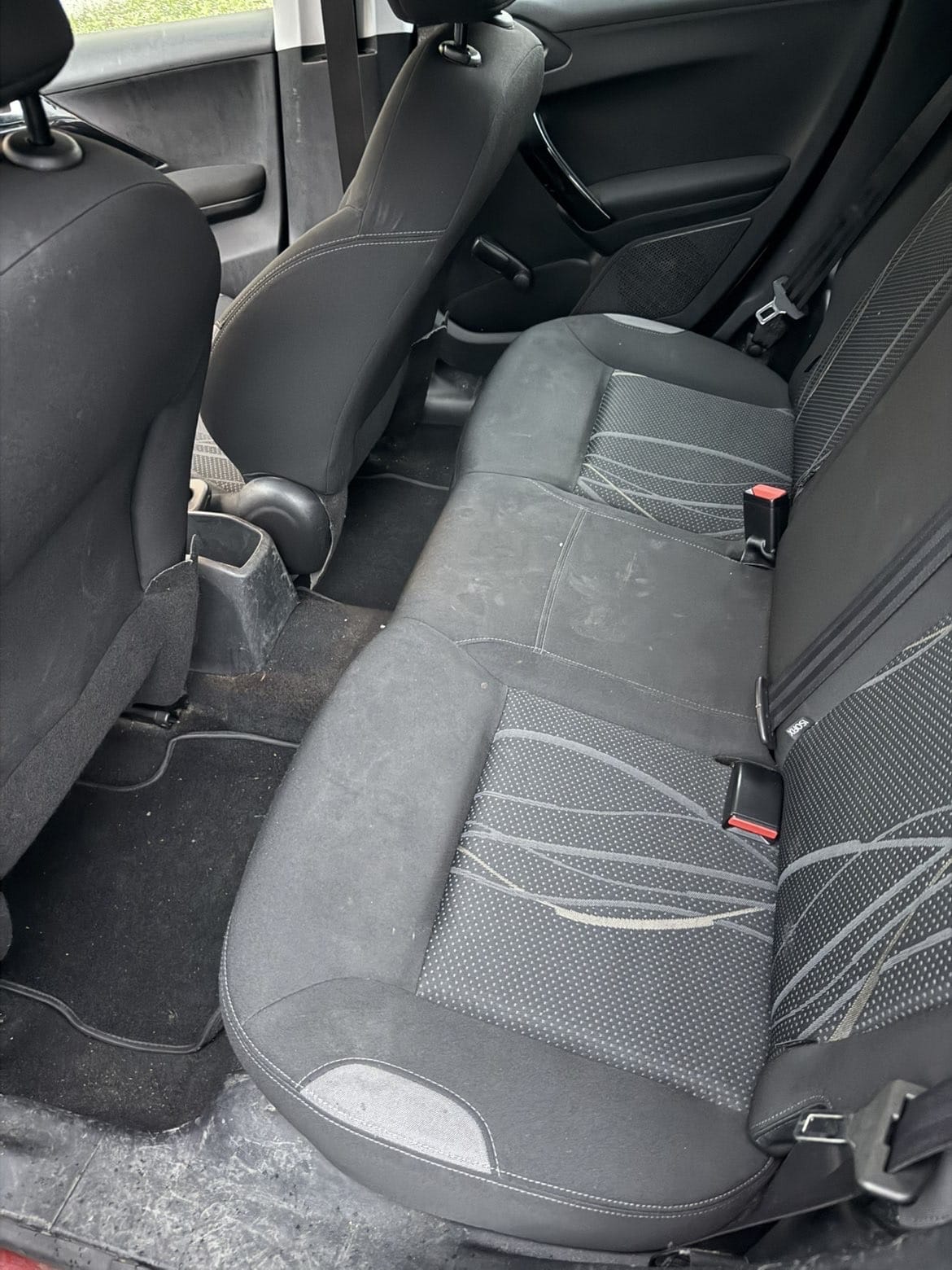 Peugeot 208 avec Entrée audio / iPod