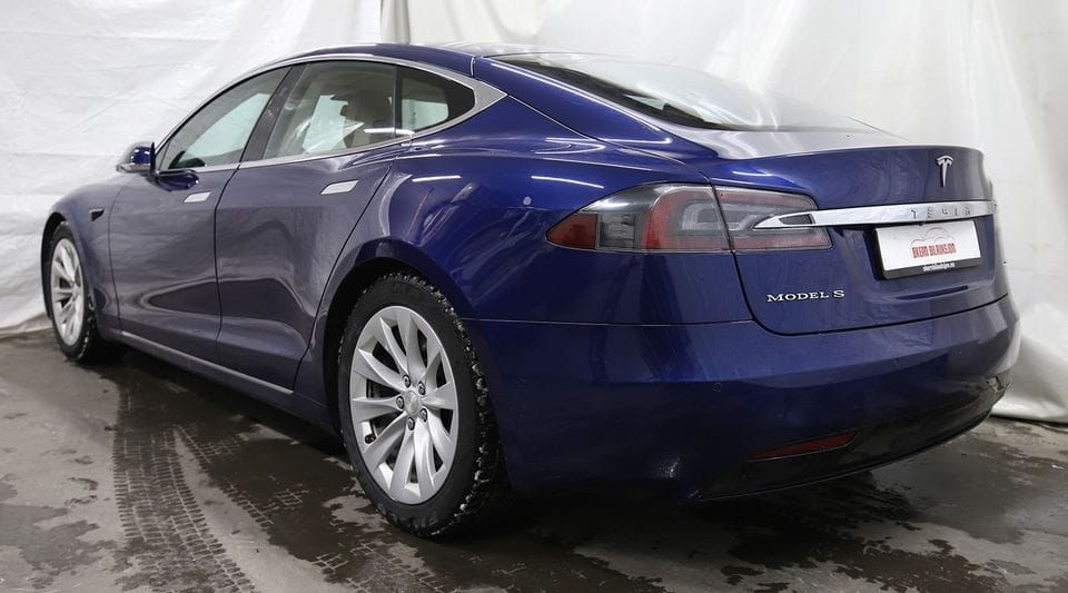 Tesla Model S med GPS