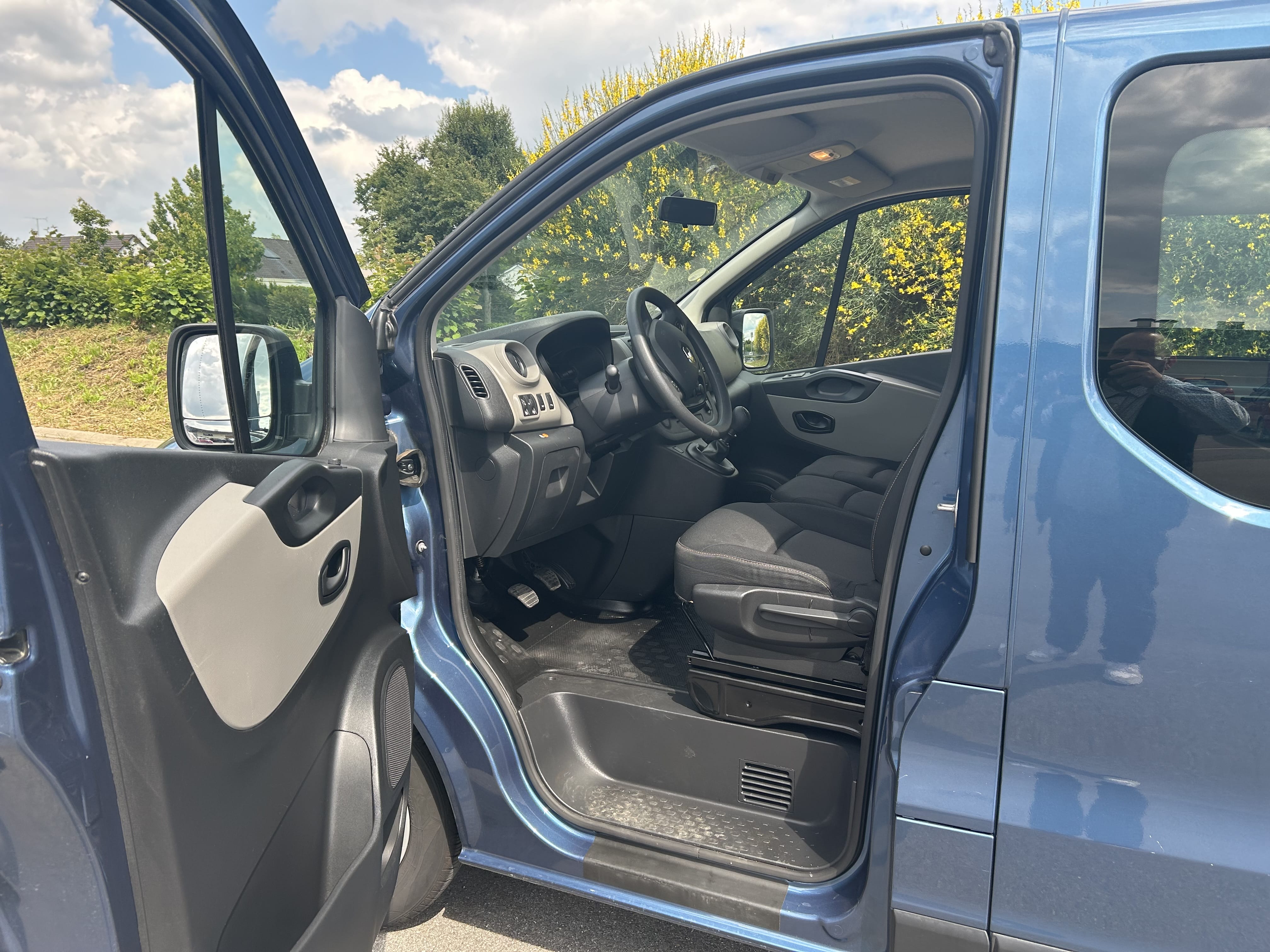 Renault Trafic Passenger 2.0 dci avec Audio Bluetooth