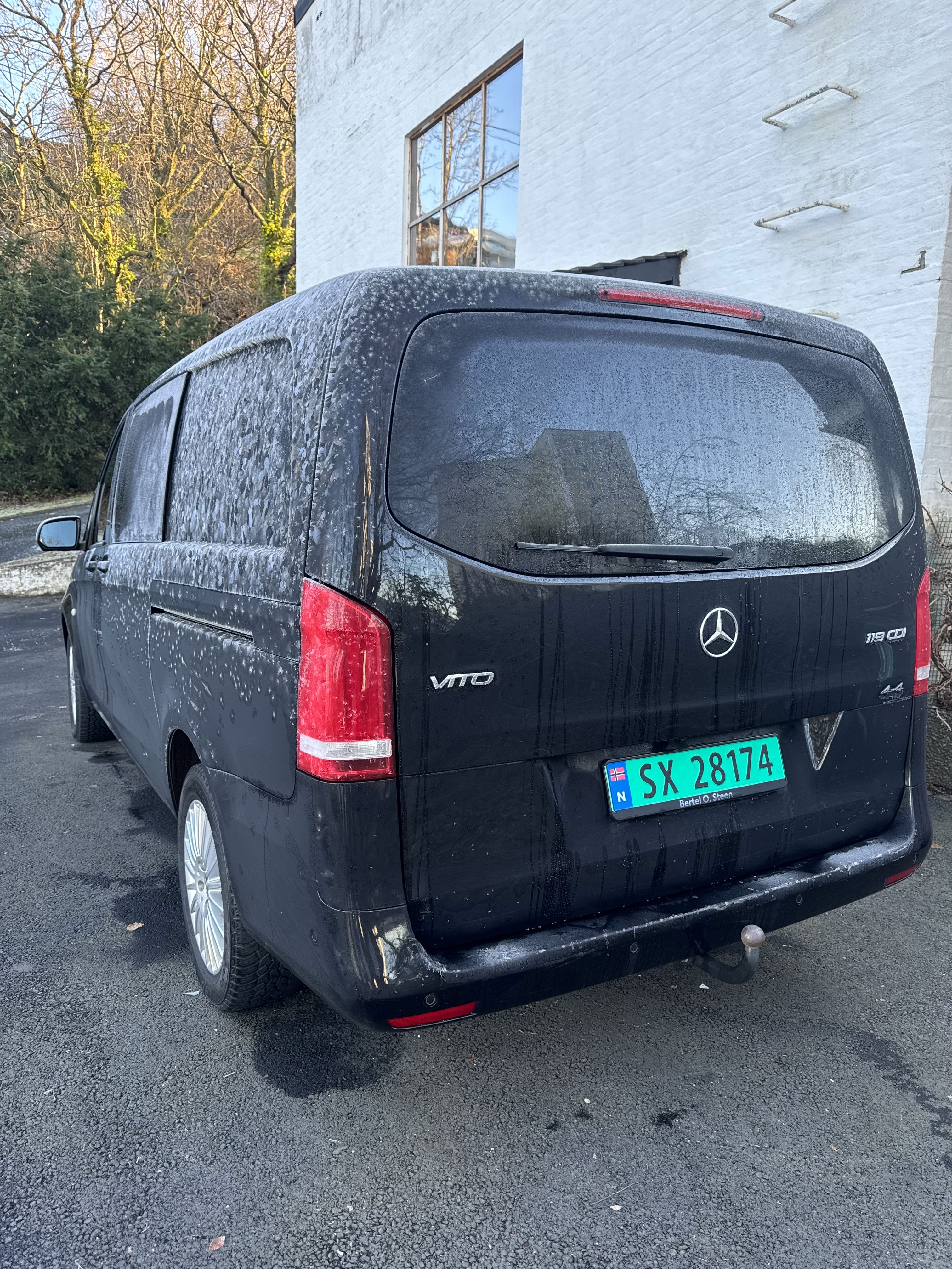 Mercedes-Benz Vito 4MATIC Varebil med GPS