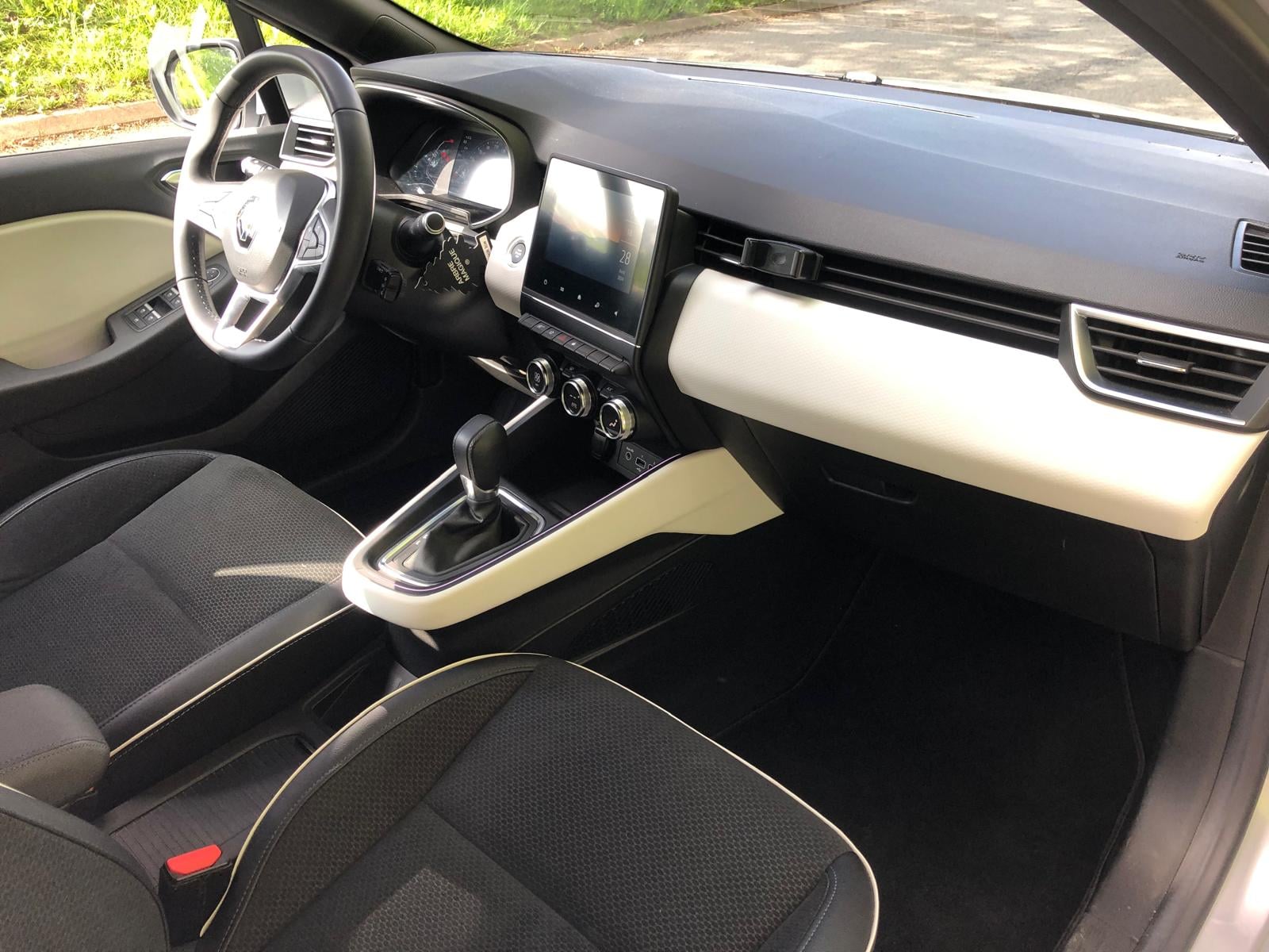 Renault Clio V TCe 90 - Intens 21 (finition intérieur haut de gamme, boîte manuelle 6 vitesses)