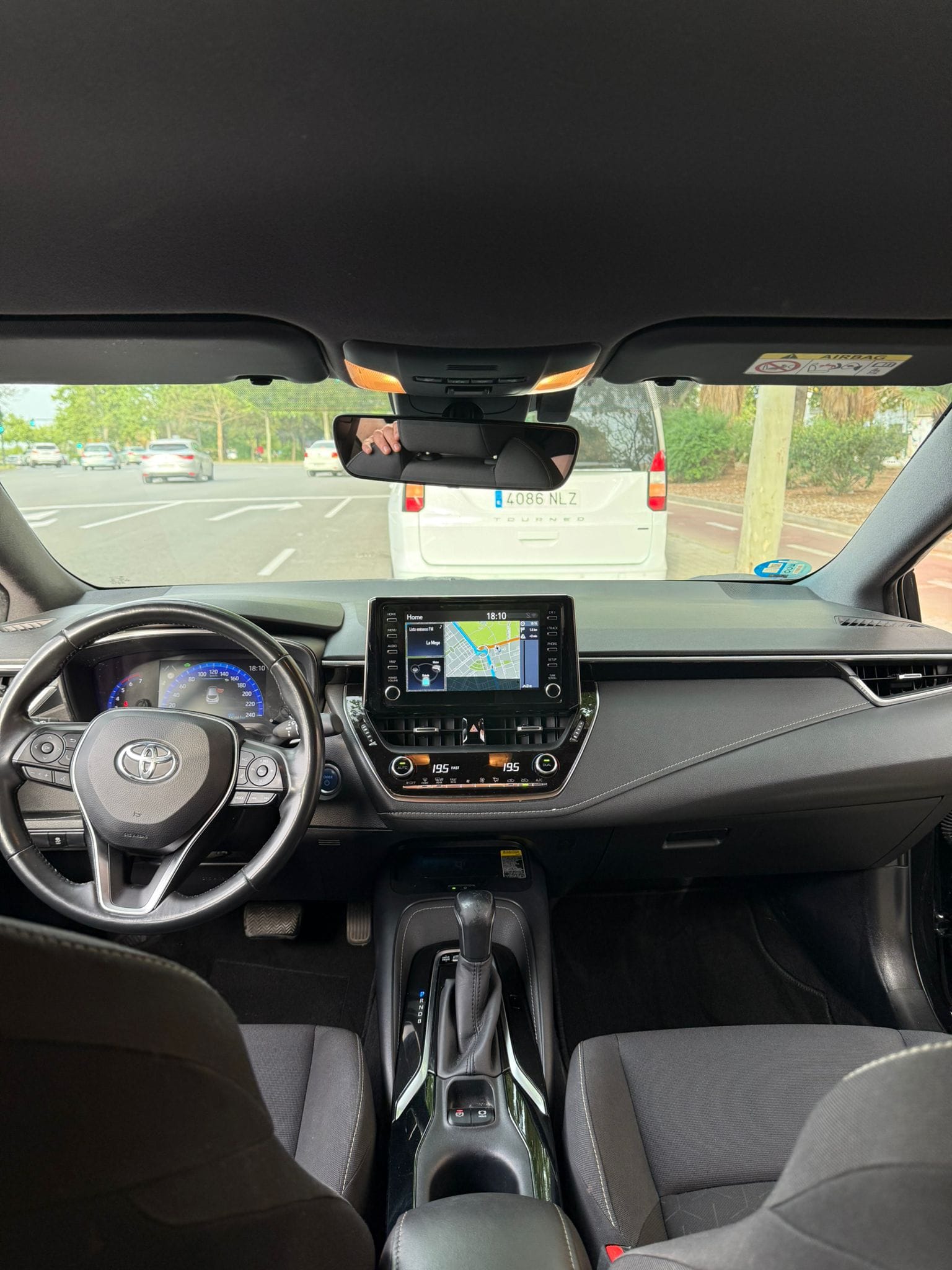 Toyota Corolla Híbrido con GPS