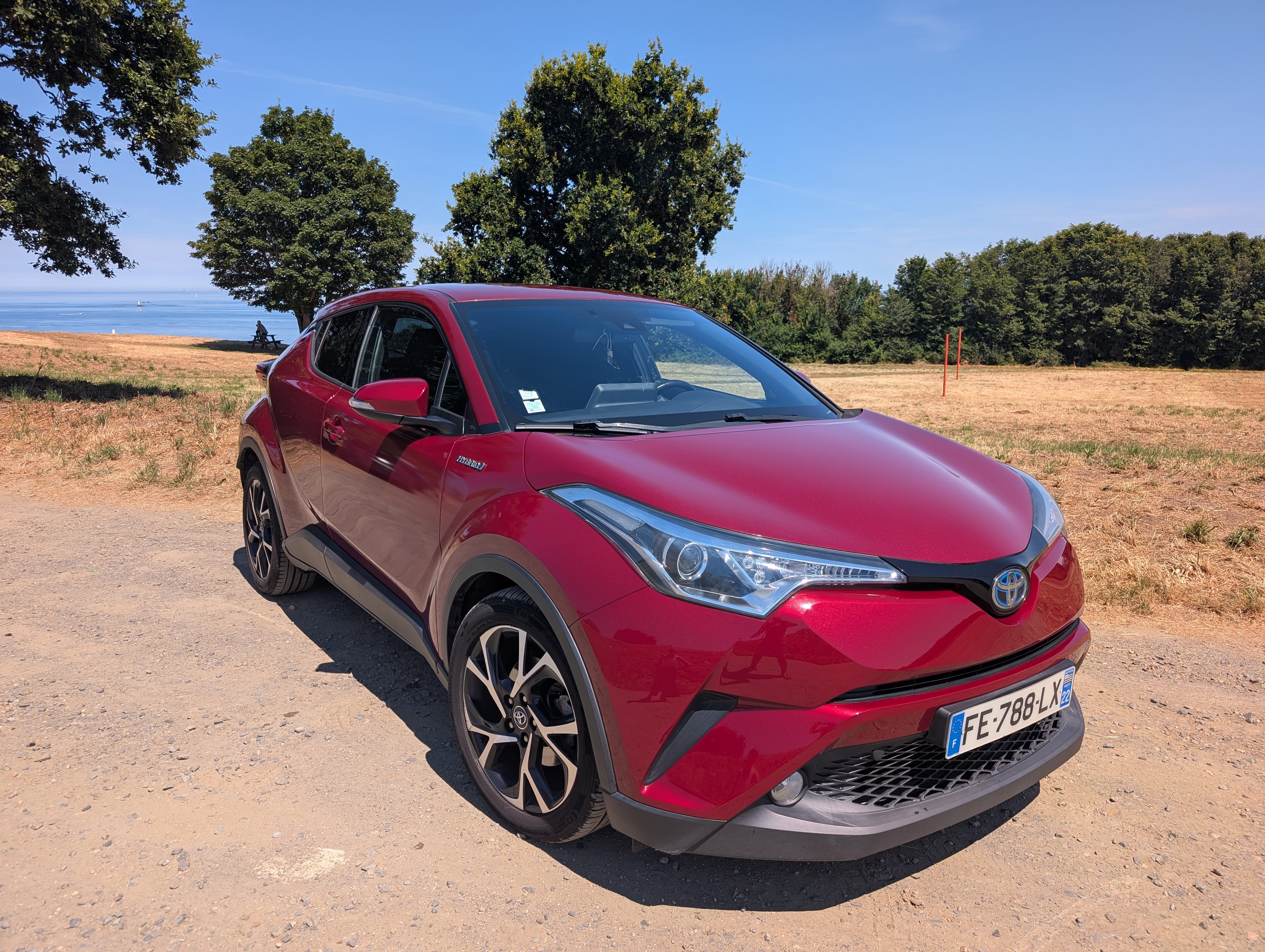 Toyota C-HR Hybrid, 2019, Essence 95 / Électrique (hybride), automatique