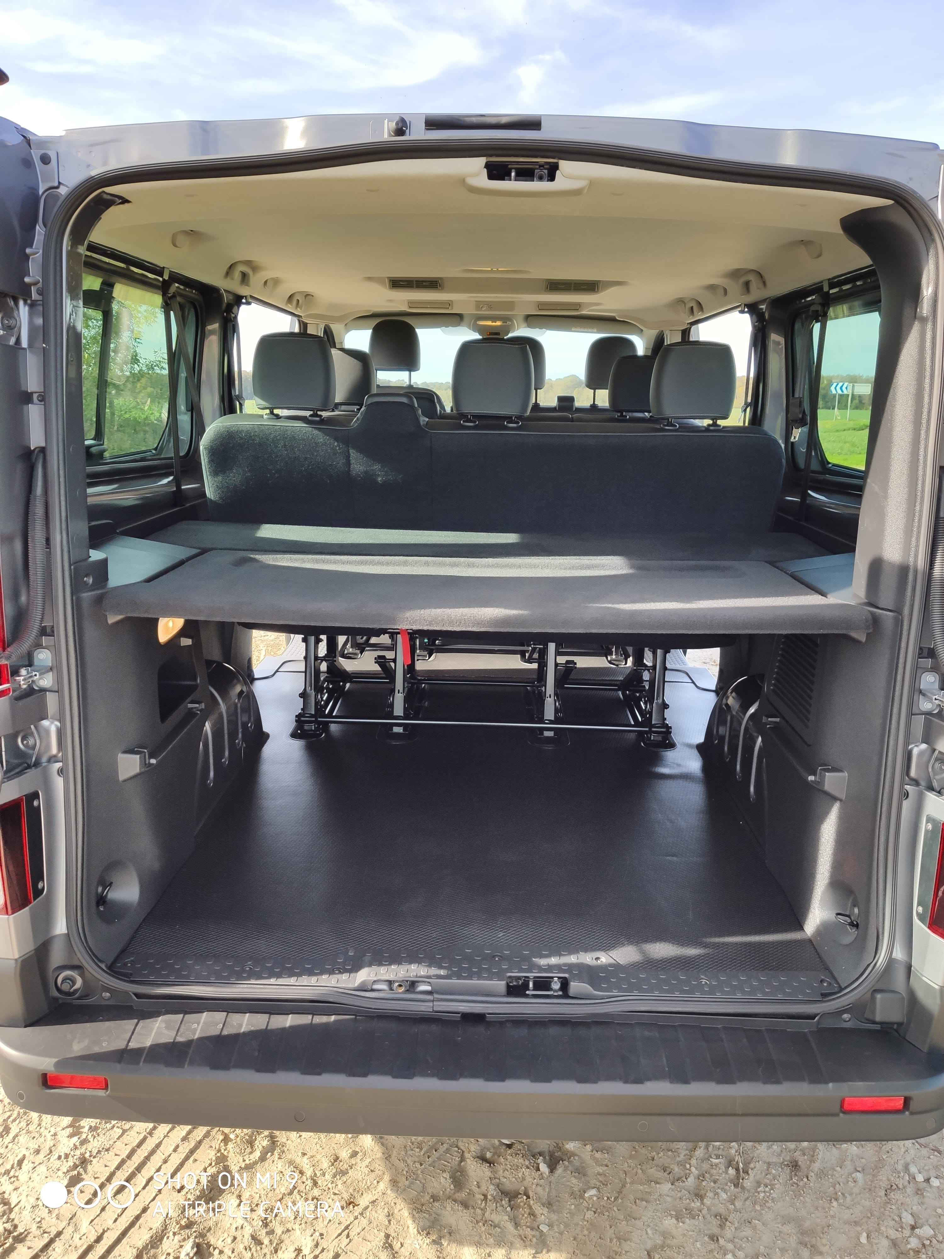 Nissan NV300 Minibus DCi 125 avec Climatisation