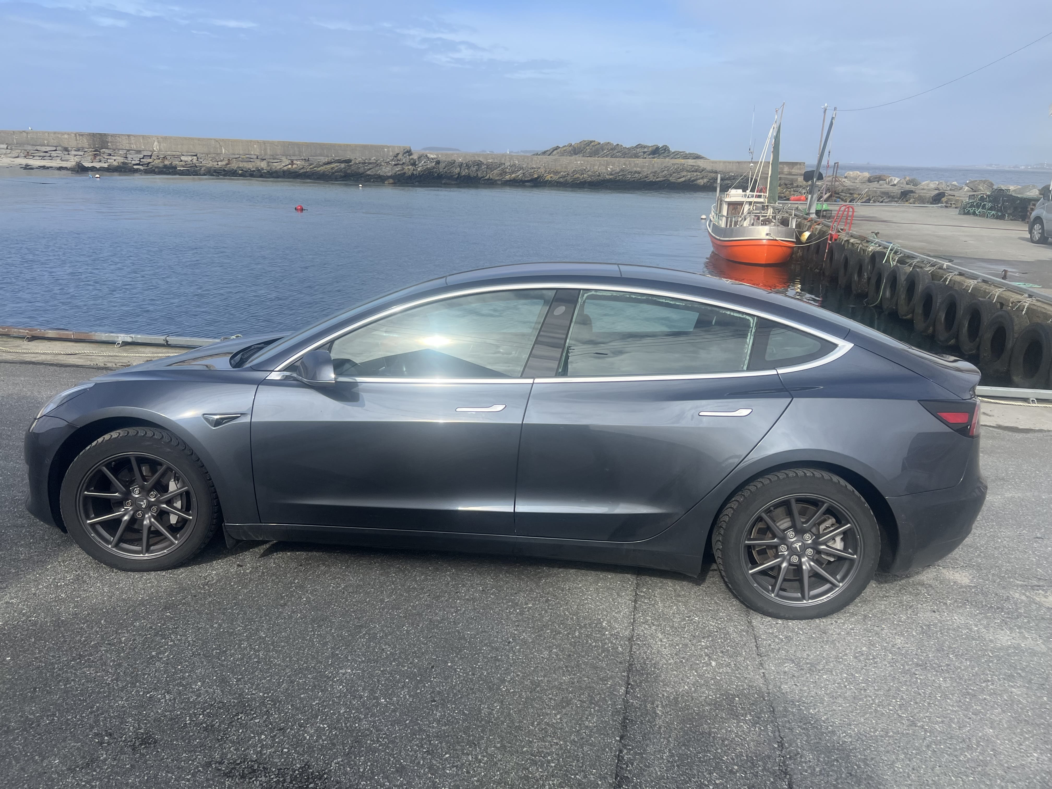 Tesla Model 3 Long Range with Air conditioning
